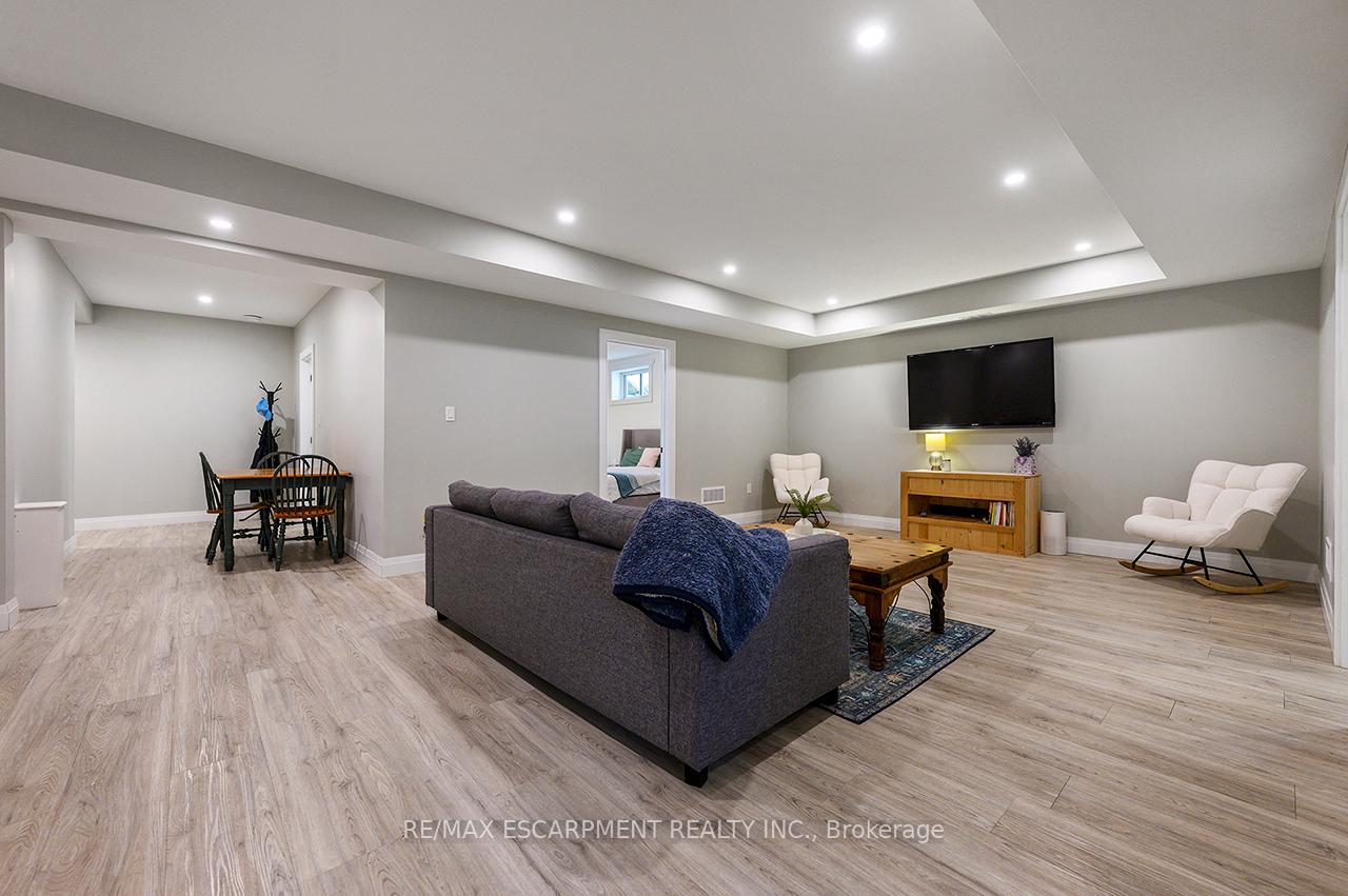 Photo 31 of 1068 Xavier Street, Gravenhurst, Morrison — HOMEH