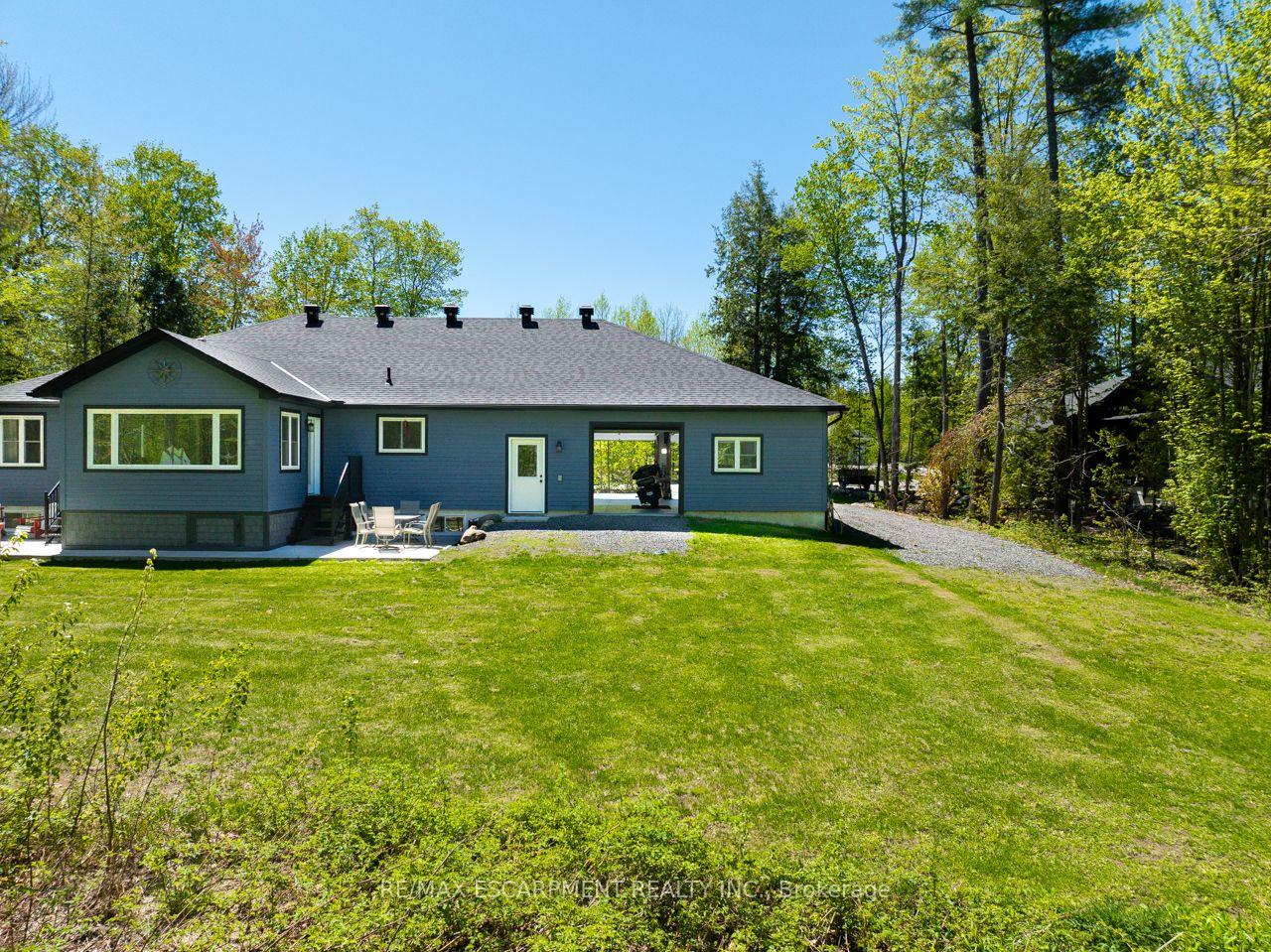 Photo 43 of 1068 Xavier Street, Gravenhurst, Morrison — HOMEH