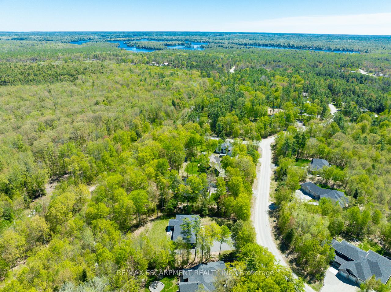 Photo 48 of 1068 Xavier Street, Gravenhurst, Morrison — HOMEH