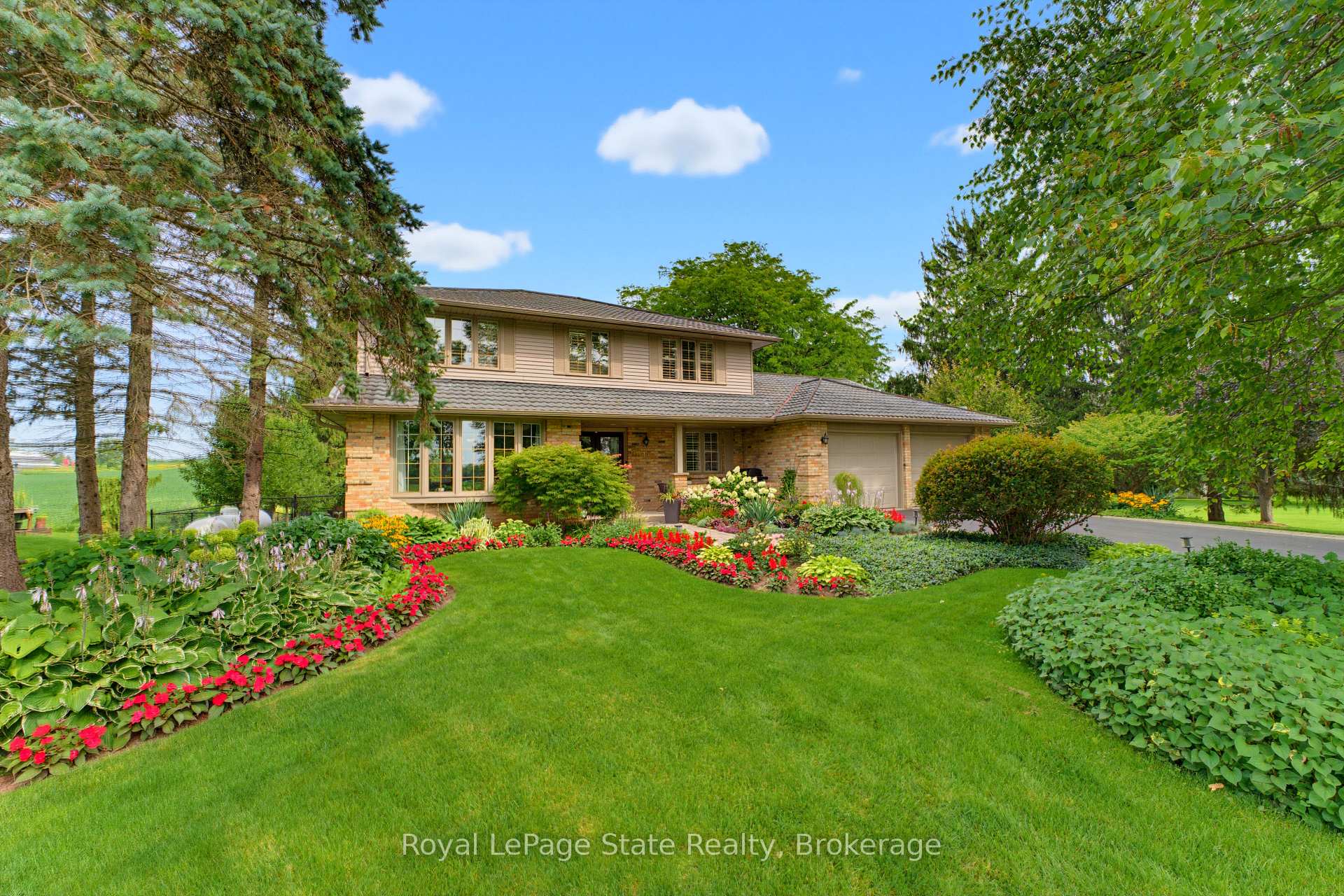 Front of 901 Safari Road
