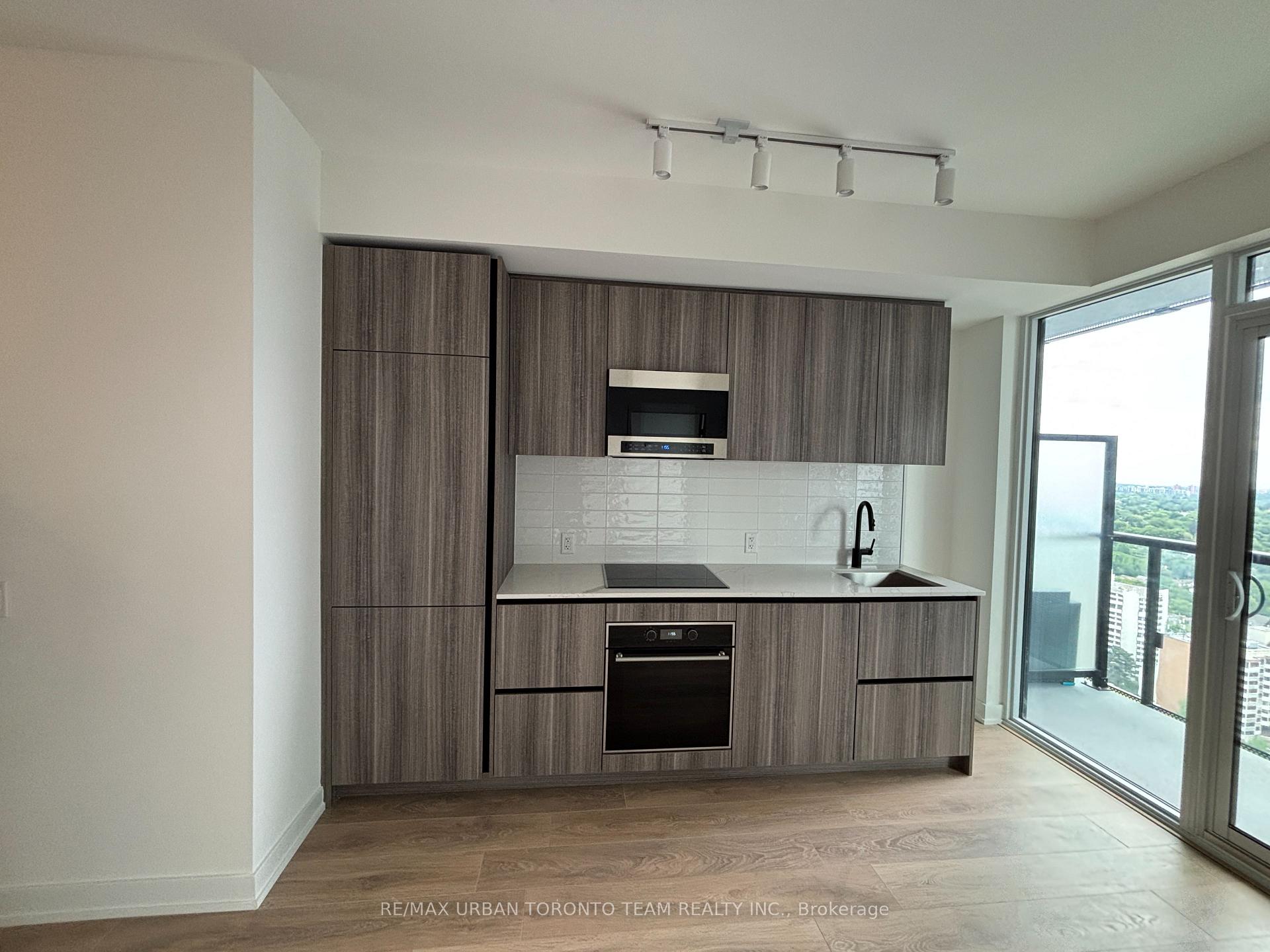 Photo 3 of Unit 3012, 117 Broadway Avenue, Toronto, Mount Pleasant West — HOMEH