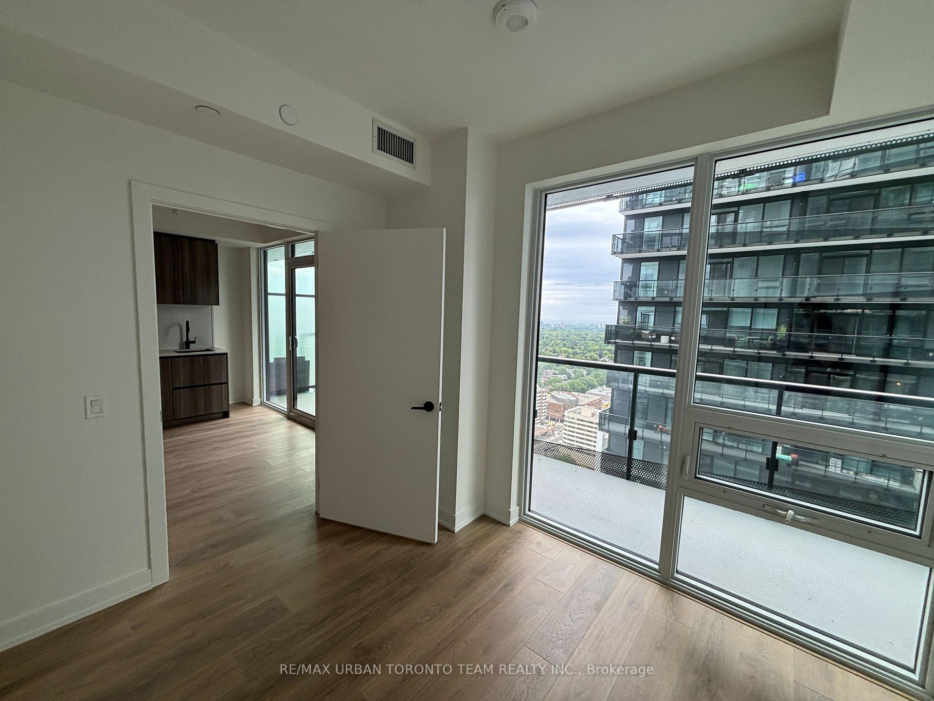 Photo 6 of Unit 3012, 117 Broadway Avenue, Toronto, Mount Pleasant West — HOMEH