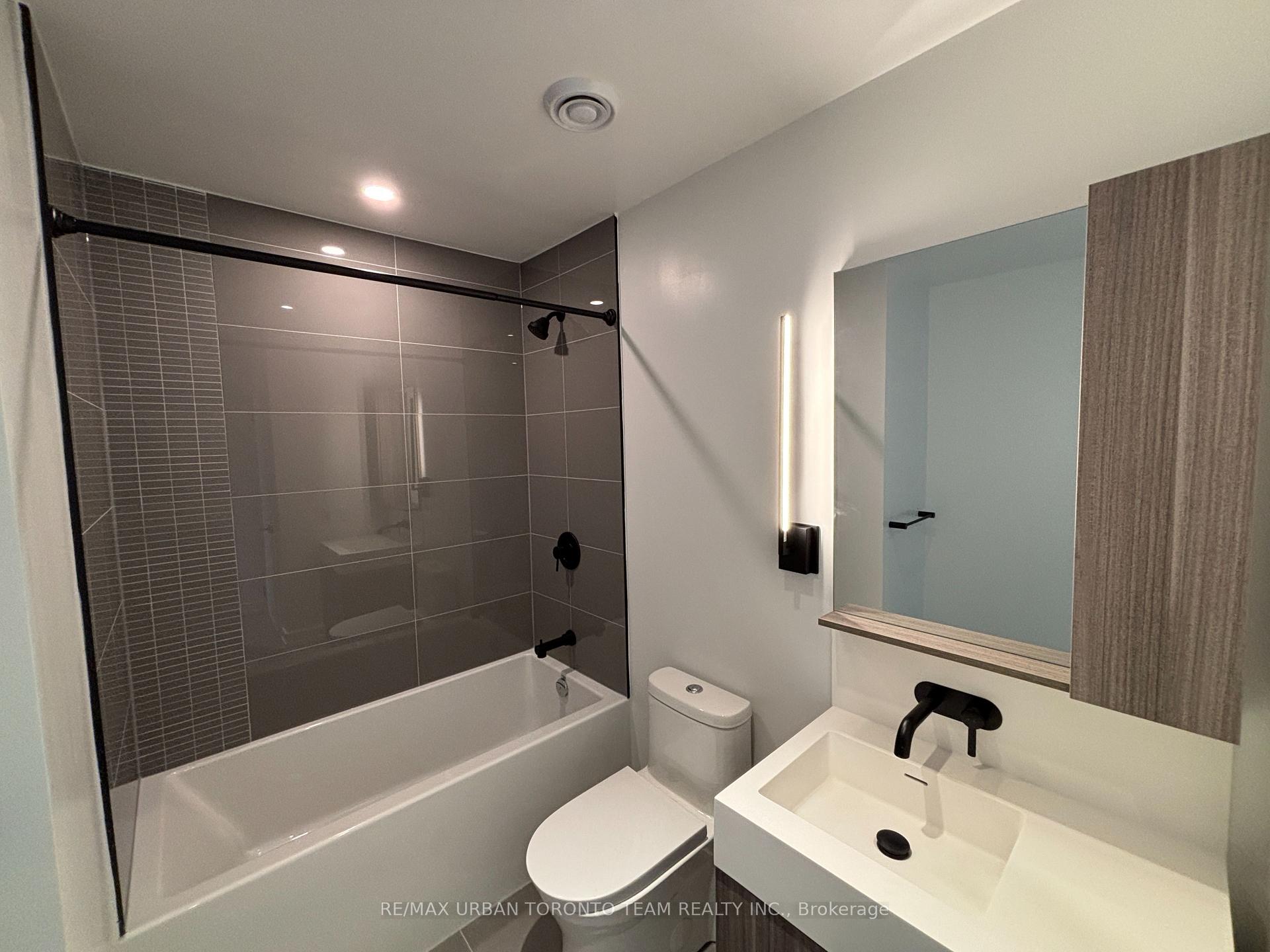 Photo 10 of Unit 3012, 117 Broadway Avenue, Toronto, Mount Pleasant West — HOMEH
