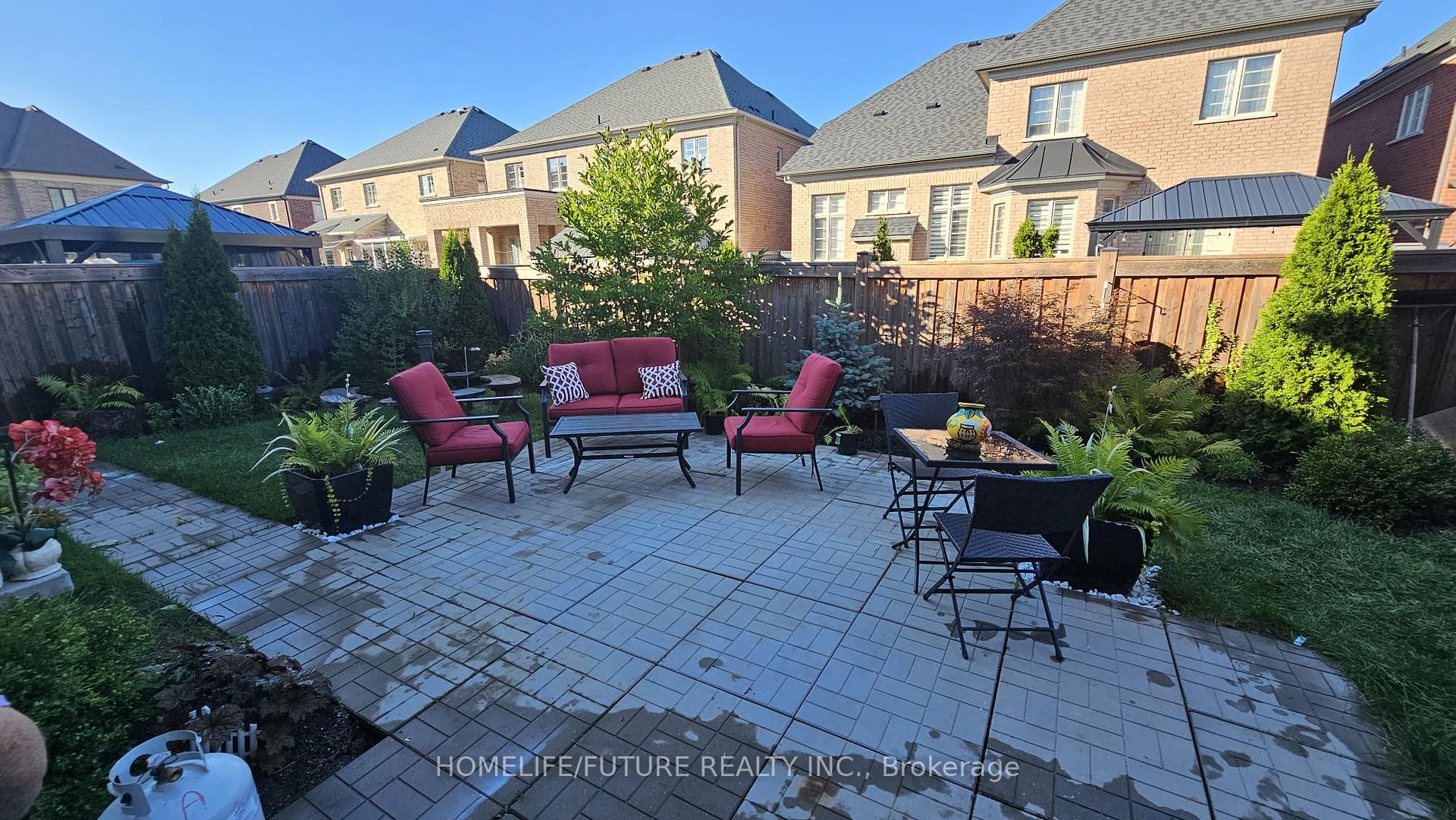 Photo 3 of Unit Main & 2nd, 77 Martin Byrne Drive, Brampton, Toronto Gore Rural Estate — HOMEH
