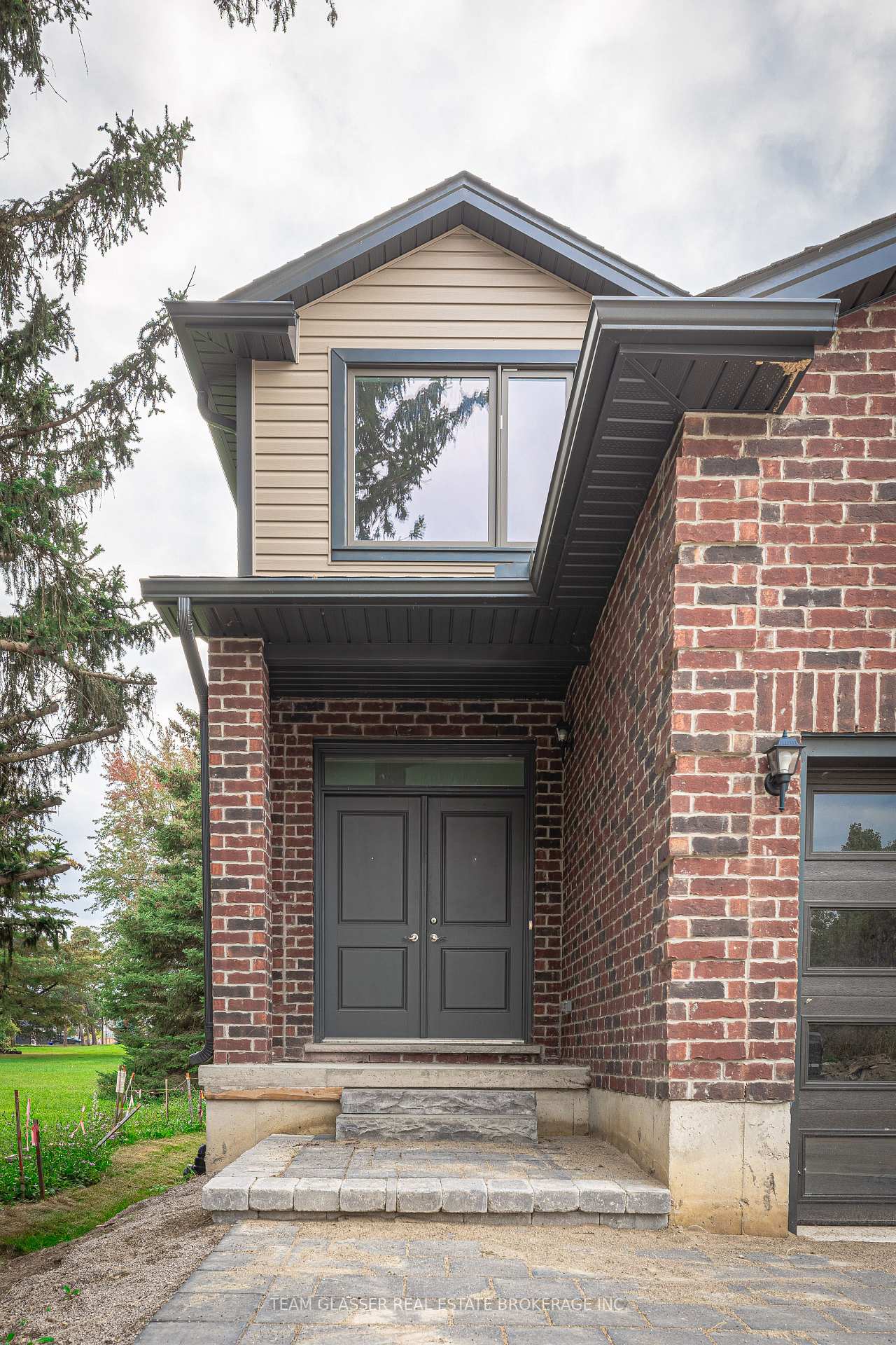 Photo 2 of 3465 Oriole Circle E, London, South U — HOMEH