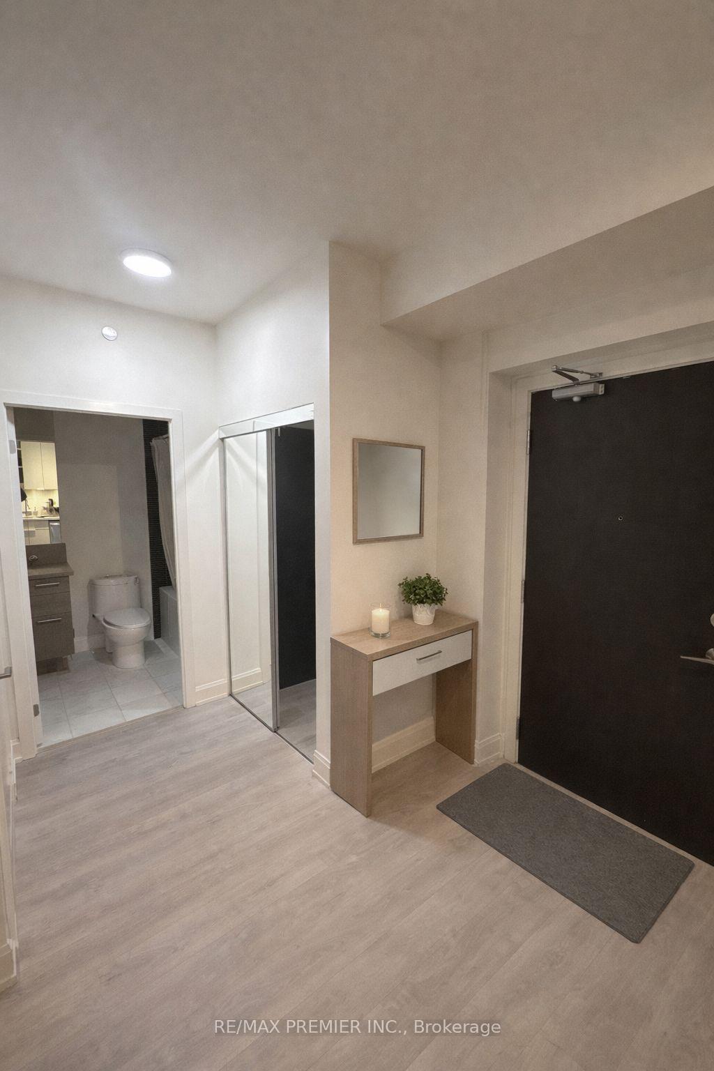 Front of Unit 1006, 33 Shore Breeze Drive