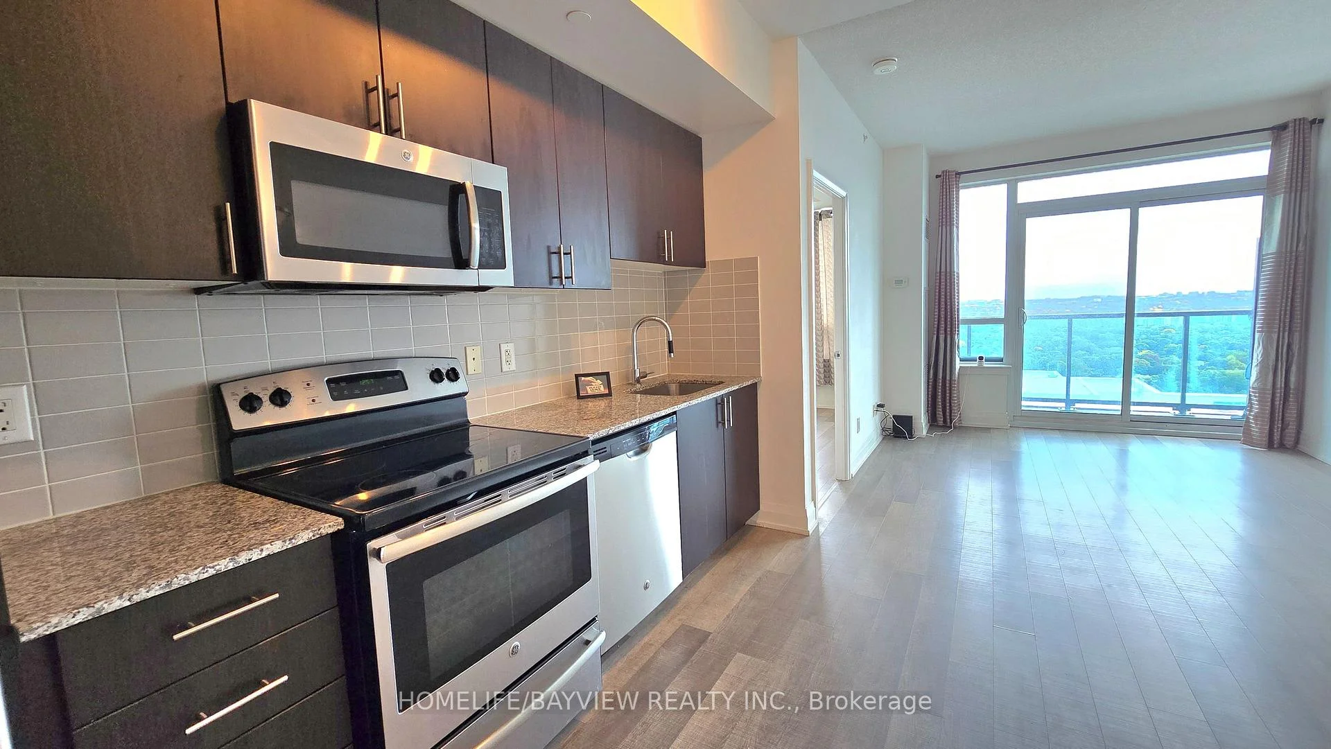 Photo 19 of Unit 2403, 7165 Yonge Street, Markham, Grandview — HOMEH