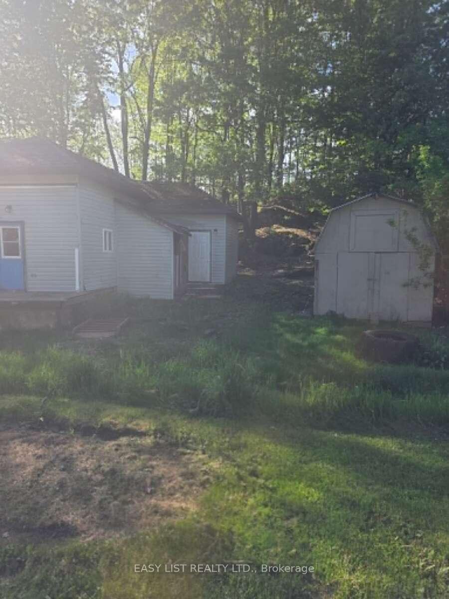 Photo 2 of 19 Queen Street, Rideau Lakes, Rideau Lakes (South Crosby) Twp — HOMEH