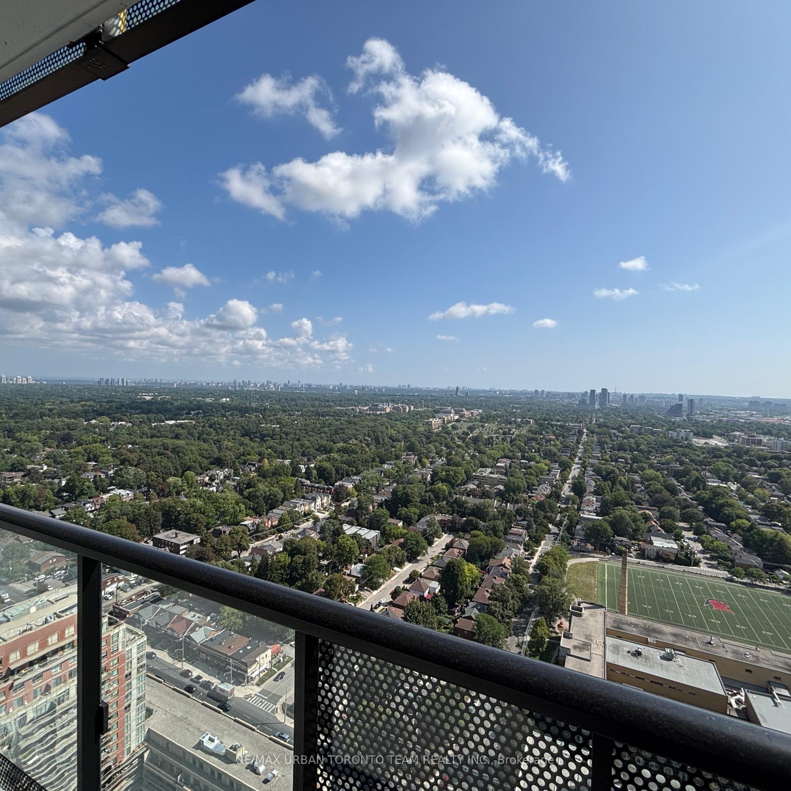 Photo 8 of Unit 3610, 117 Broadway Avenue, Toronto, Mount Pleasant West — HOMEH