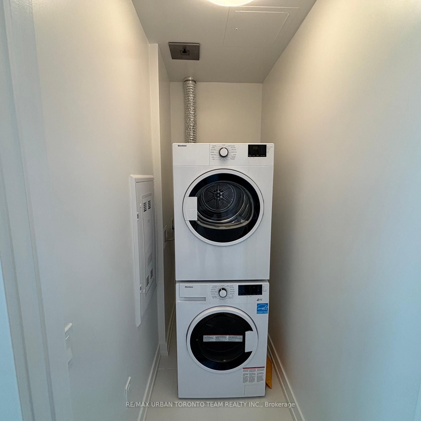 Photo 10 of Unit 3610, 117 Broadway Avenue, Toronto, Mount Pleasant West — HOMEH