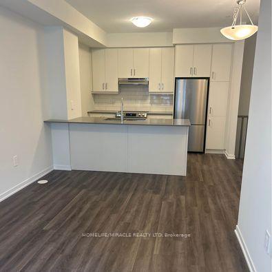 Photo 3 of Unit 81, 39 Honeycrisp Crescent, Vaughan, Vaughan Corporate Centre — HOMEH