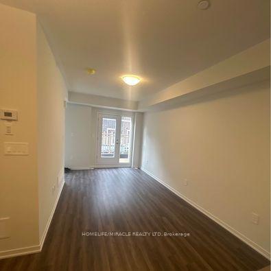 Photo 5 of Unit 81, 39 Honeycrisp Crescent, Vaughan, Vaughan Corporate Centre — HOMEH