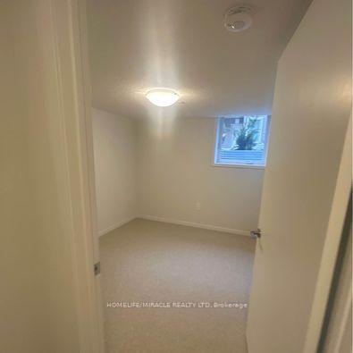 Photo 6 of Unit 81, 39 Honeycrisp Crescent, Vaughan, Vaughan Corporate Centre — HOMEH