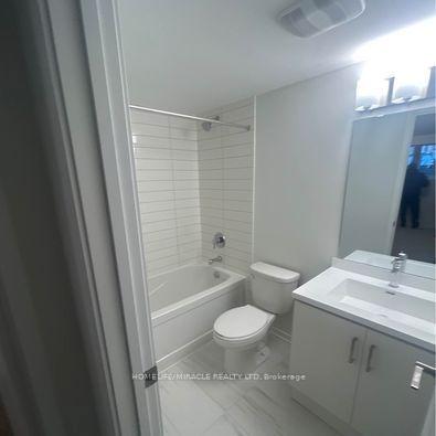 Photo 11 of Unit 81, 39 Honeycrisp Crescent, Vaughan, Vaughan Corporate Centre — HOMEH