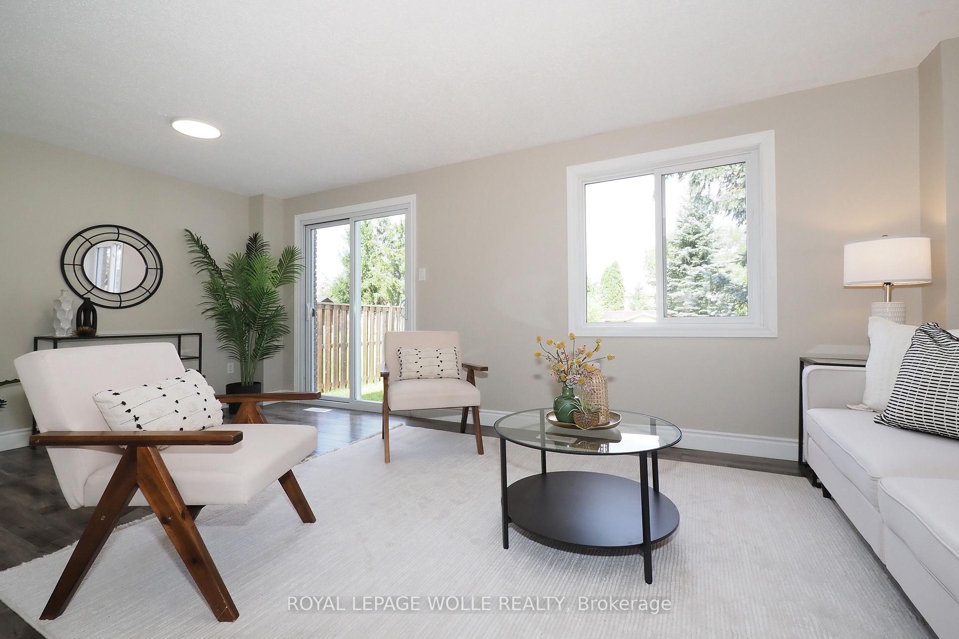 Photo 9 of 495 Misty Crescent, Kitchener, Grand River North — HOMEH