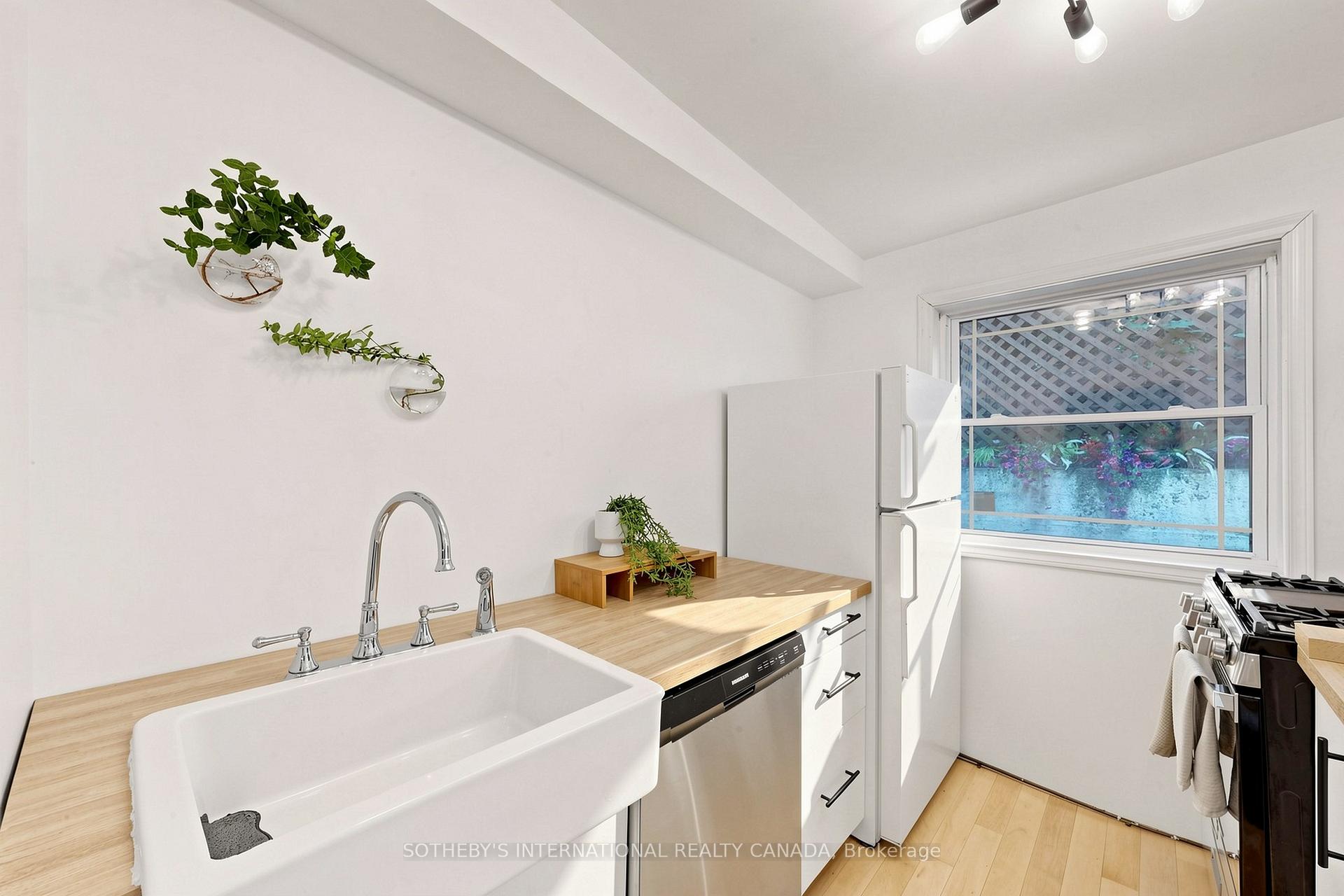 Photo 11 of 24 Patrick Street, Hamilton, Corktown — HOMEH