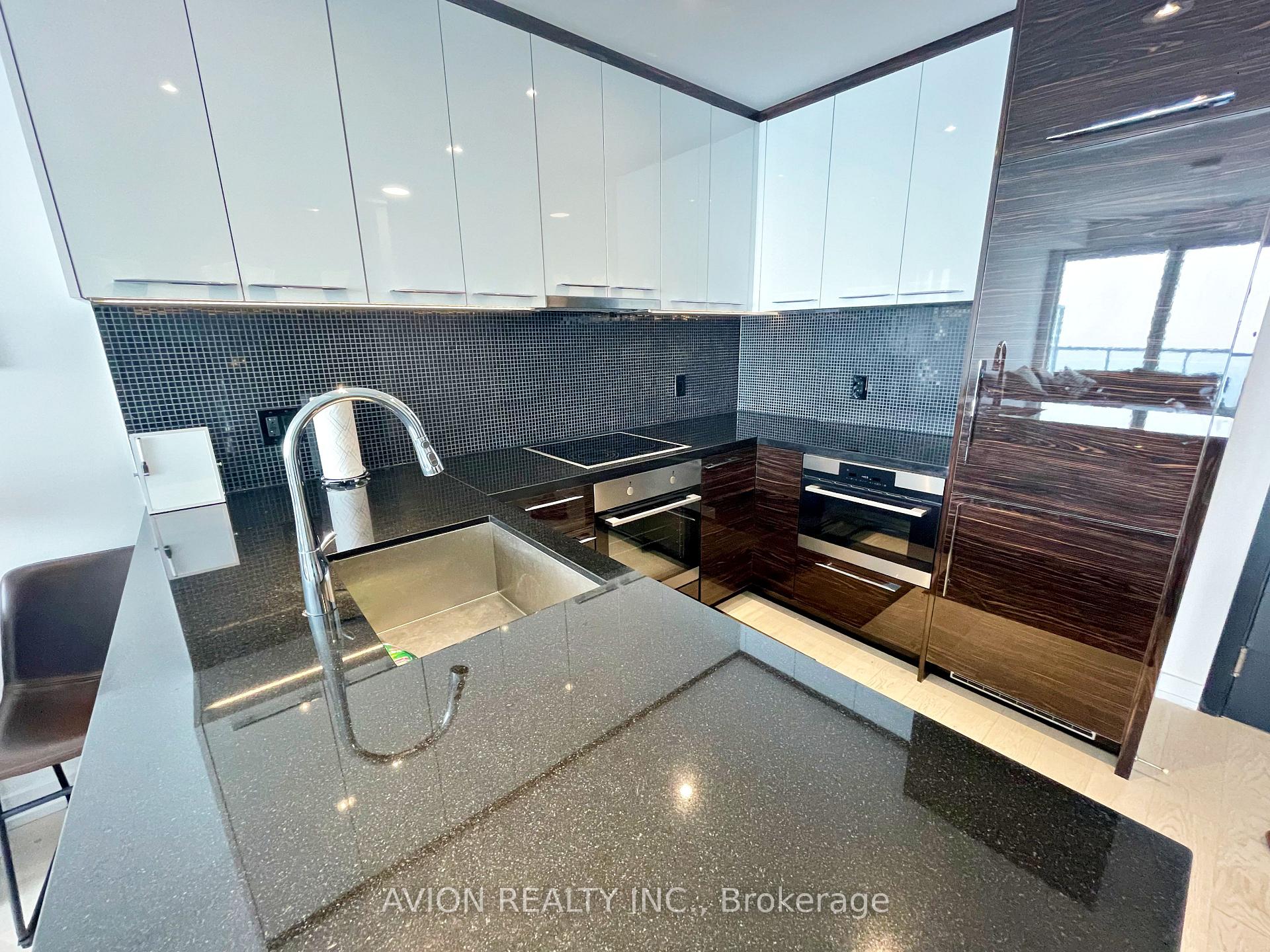 Photo 5 of Unit 4711, 488 University Avenue, Toronto, Kensington-Chinatown — HOMEH
