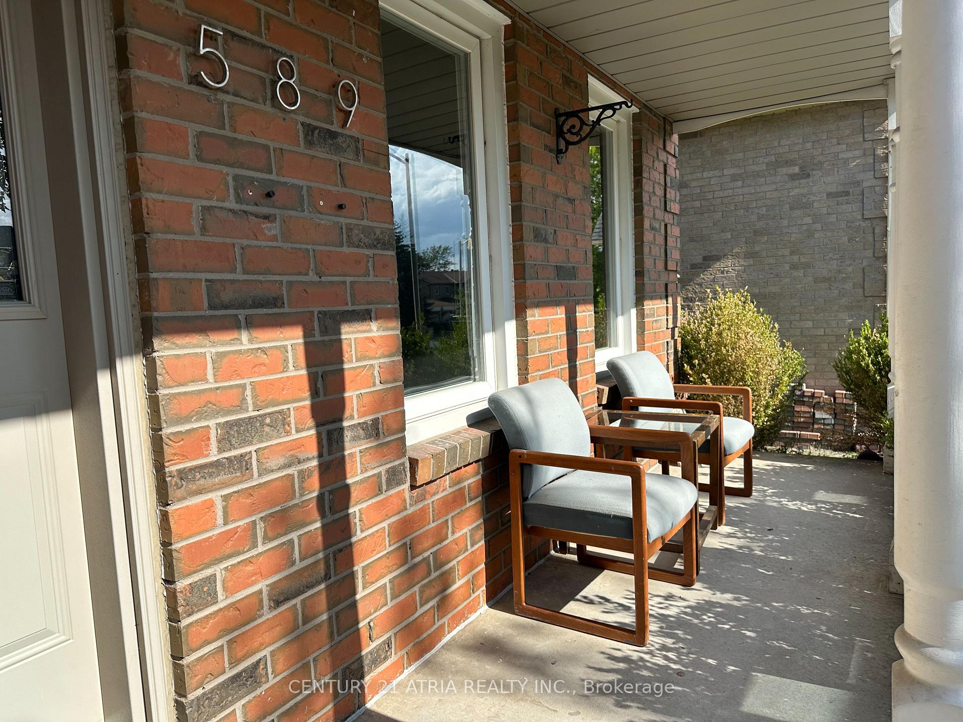 Photo 4 of 589 Village Parkway, Markham, Unionville — HOMEH