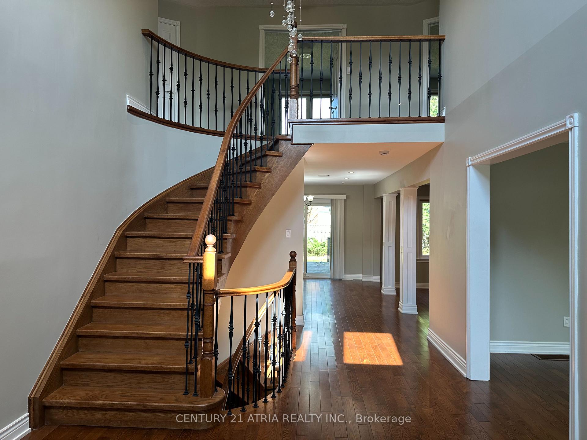 Photo 5 of 589 Village Parkway, Markham, Unionville — HOMEH