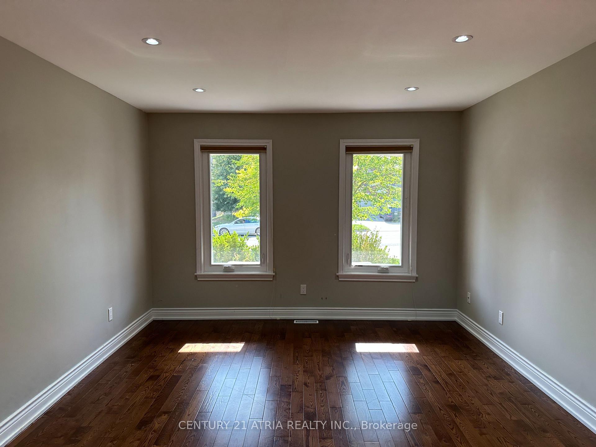 Photo 8 of 589 Village Parkway, Markham, Unionville — HOMEH