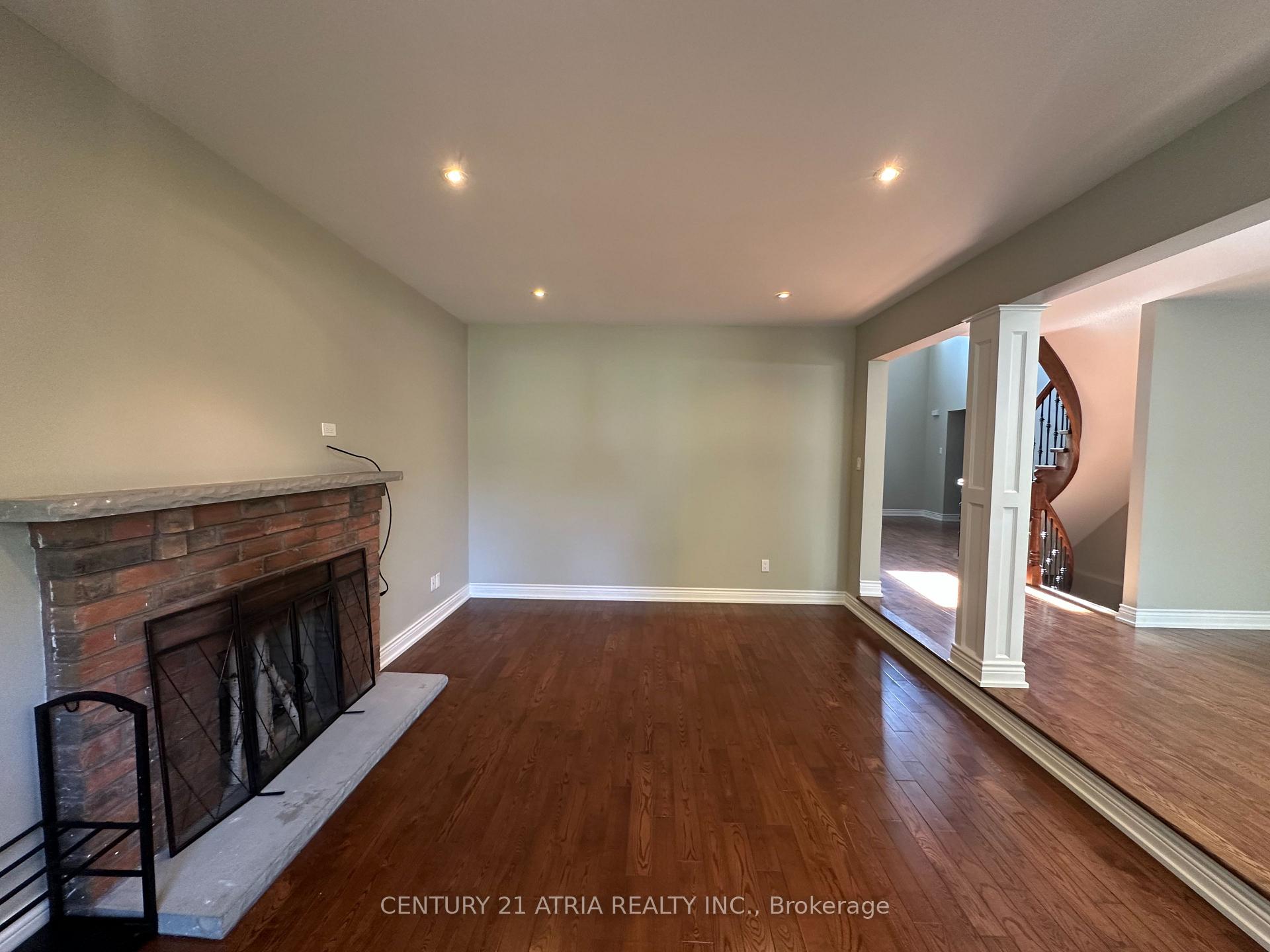 Photo 12 of 589 Village Parkway, Markham, Unionville — HOMEH
