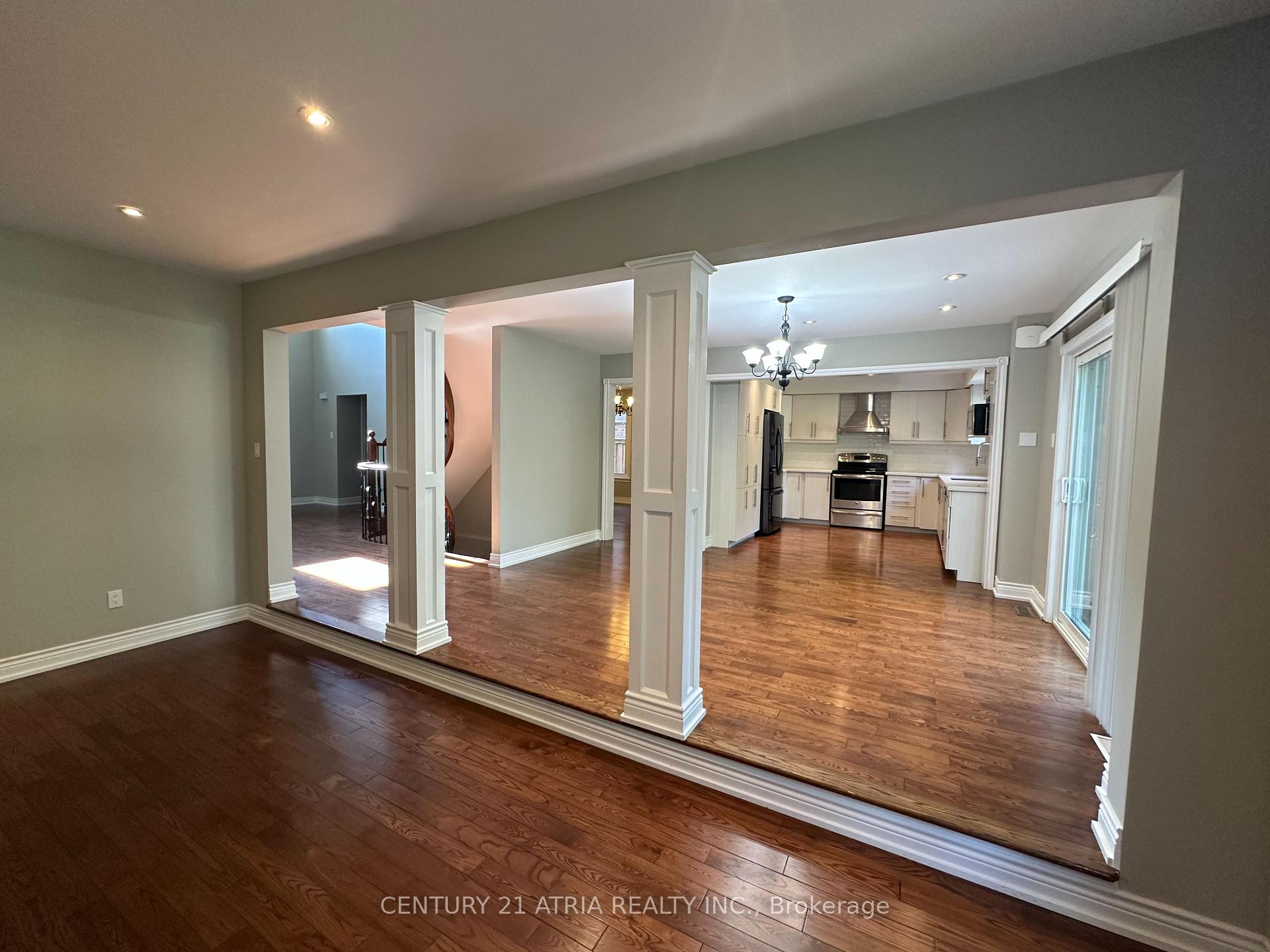 Photo 13 of 589 Village Parkway, Markham, Unionville — HOMEH