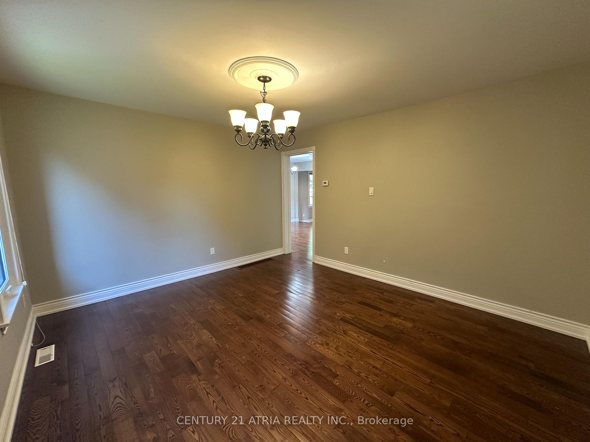 Photo 17 of 589 Village Parkway, Markham, Unionville — HOMEH