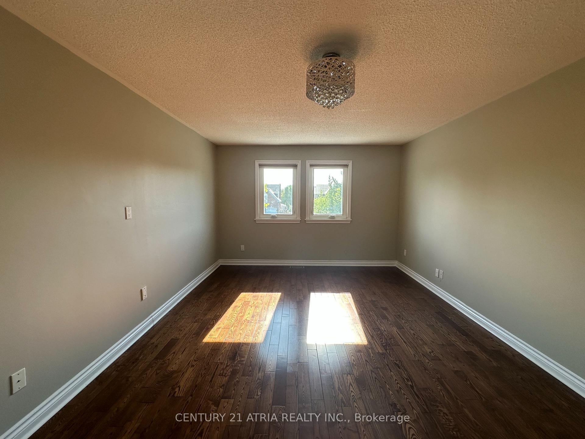 Photo 33 of 589 Village Parkway, Markham, Unionville — HOMEH