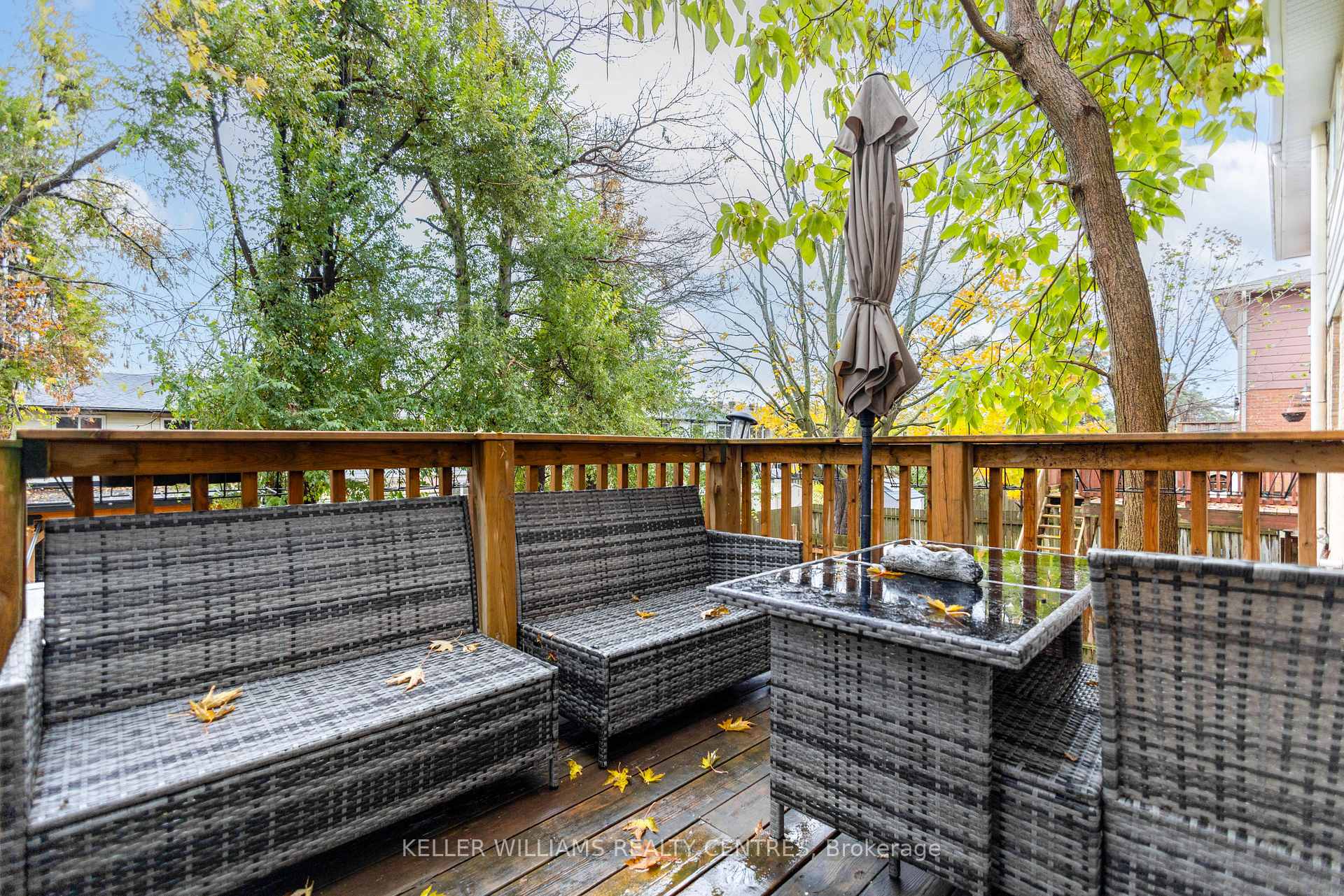 Photo 3 of 66 Chaucer Crescent, Barrie, Letitia Heights — HOMEH