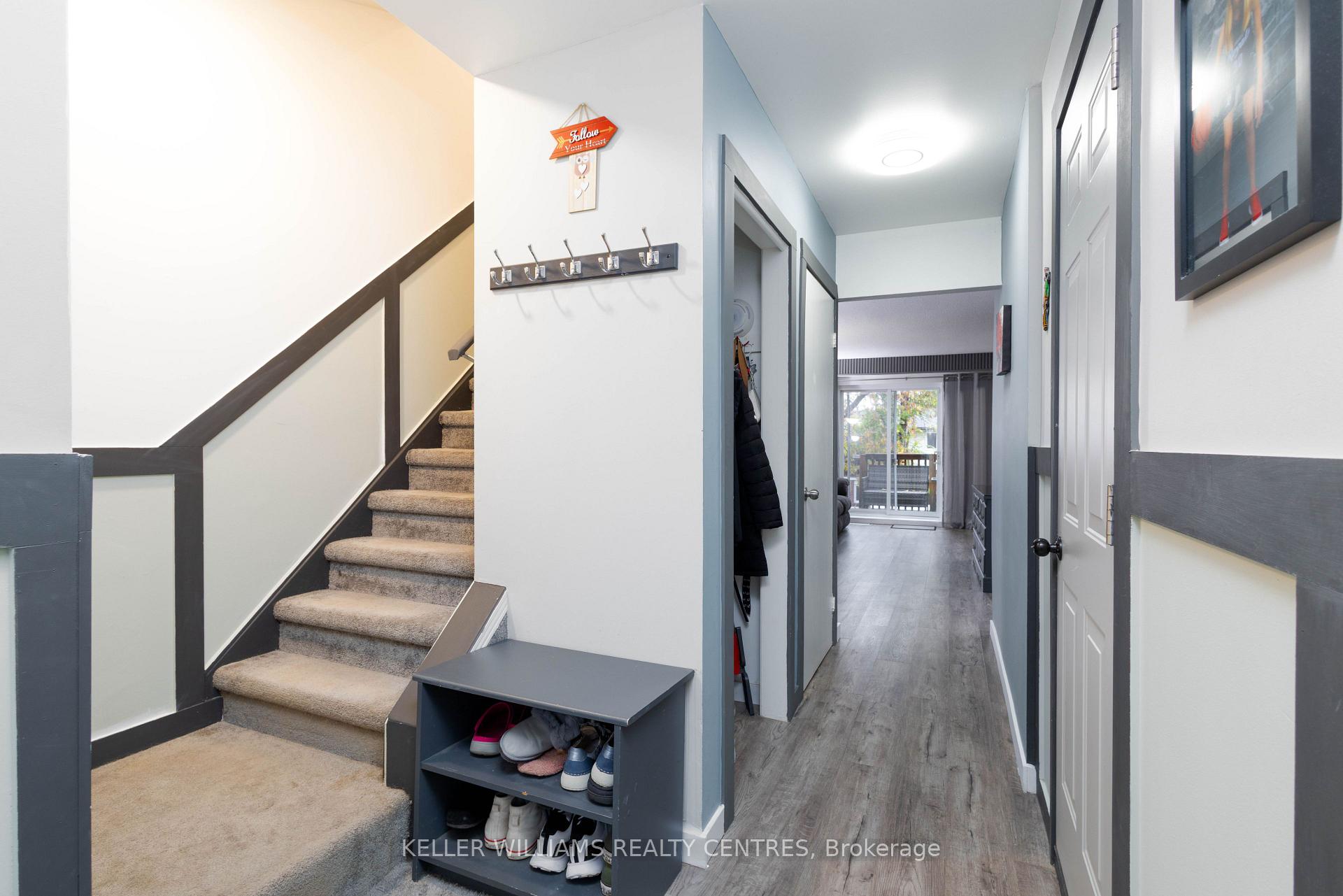 Photo 5 of 66 Chaucer Crescent, Barrie, Letitia Heights — HOMEH