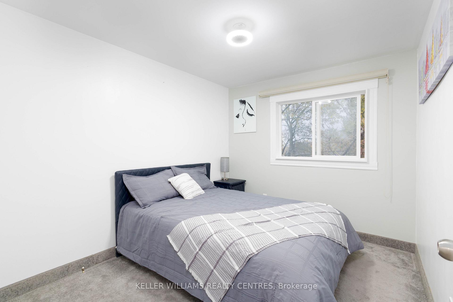 Photo 16 of 66 Chaucer Crescent, Barrie, Letitia Heights — HOMEH