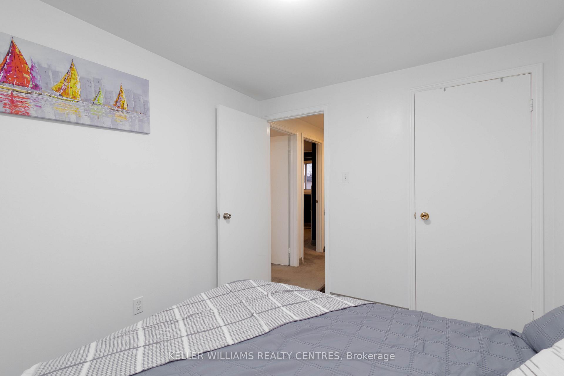 Photo 17 of 66 Chaucer Crescent, Barrie, Letitia Heights — HOMEH