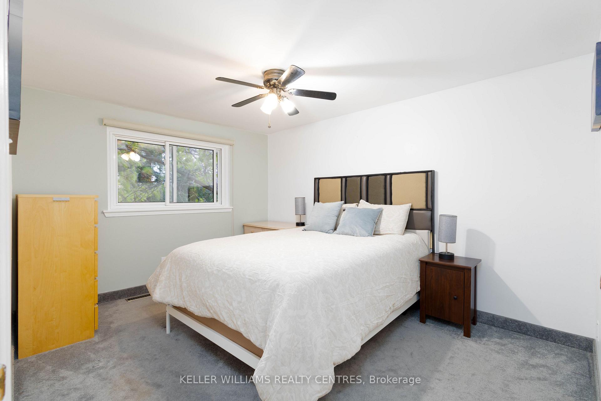 Photo 19 of 66 Chaucer Crescent, Barrie, Letitia Heights — HOMEH