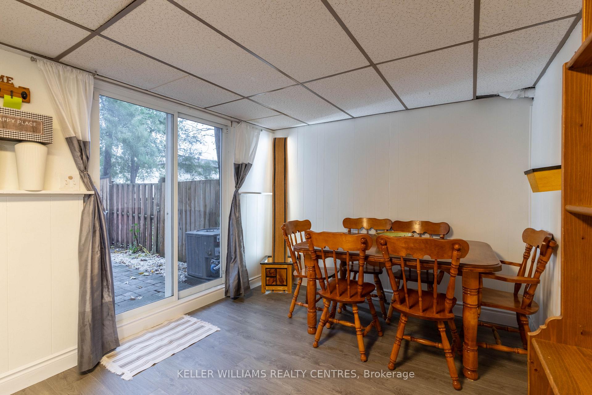 Photo 20 of 66 Chaucer Crescent, Barrie, Letitia Heights — HOMEH
