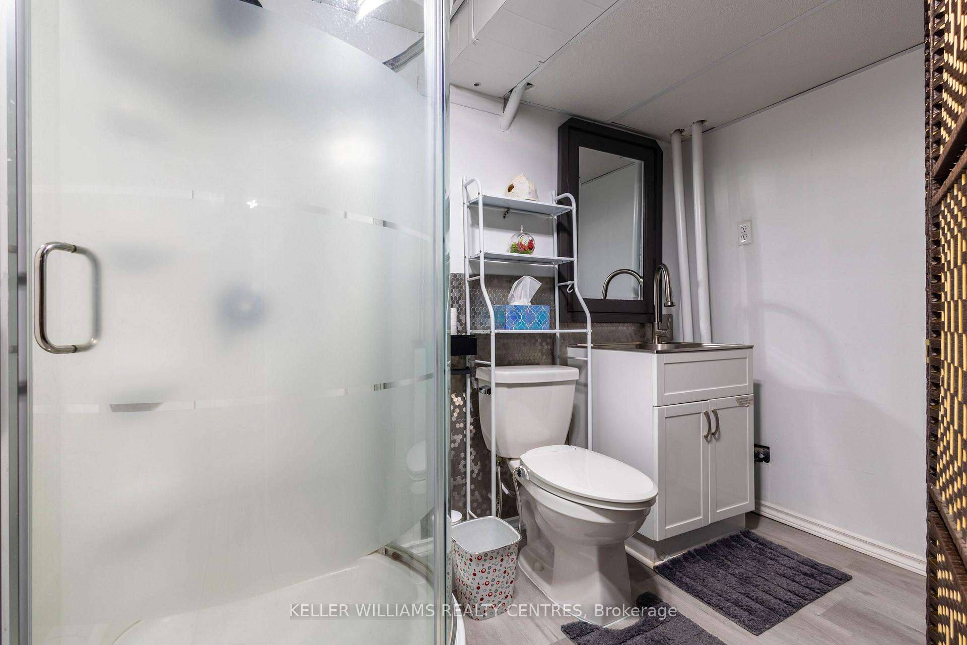 Photo 21 of 66 Chaucer Crescent, Barrie, Letitia Heights — HOMEH