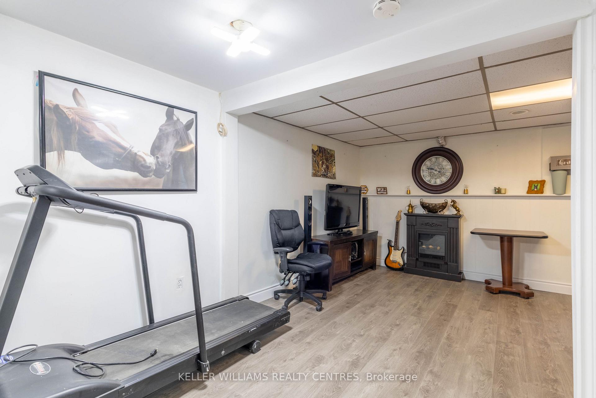 Photo 22 of 66 Chaucer Crescent, Barrie, Letitia Heights — HOMEH
