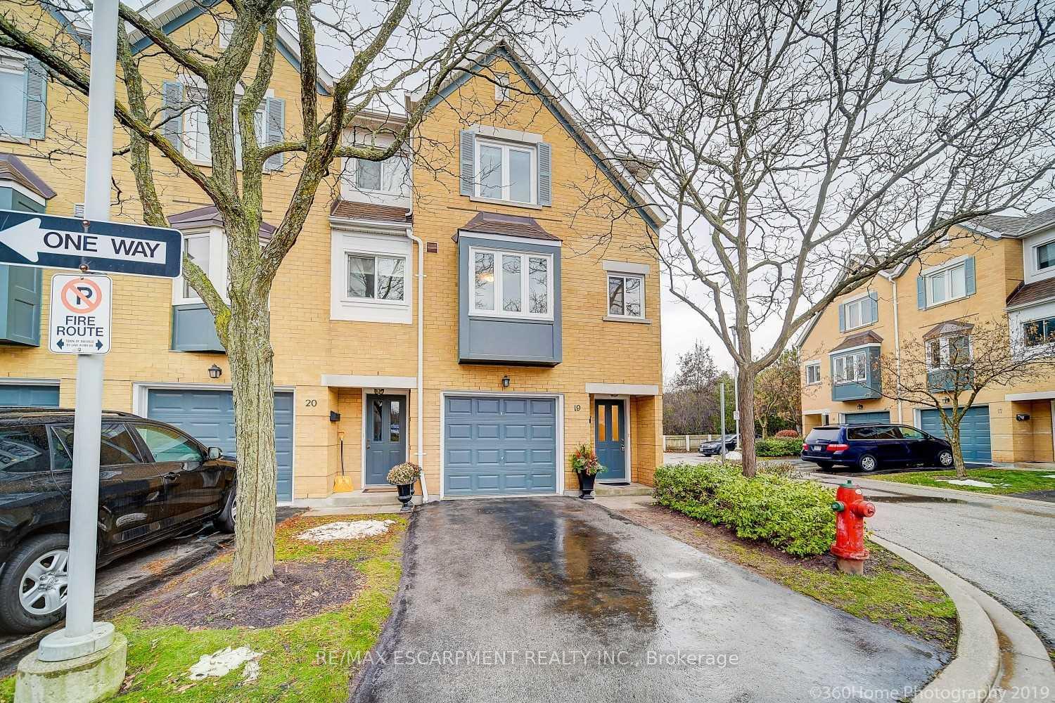 Front of Unit 19, 2300 Brays Lane