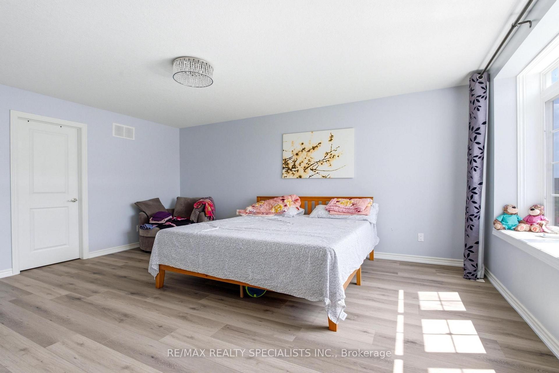 Photo 20 of 128 Law Drive, Guelph, Grange Road — HOMEH