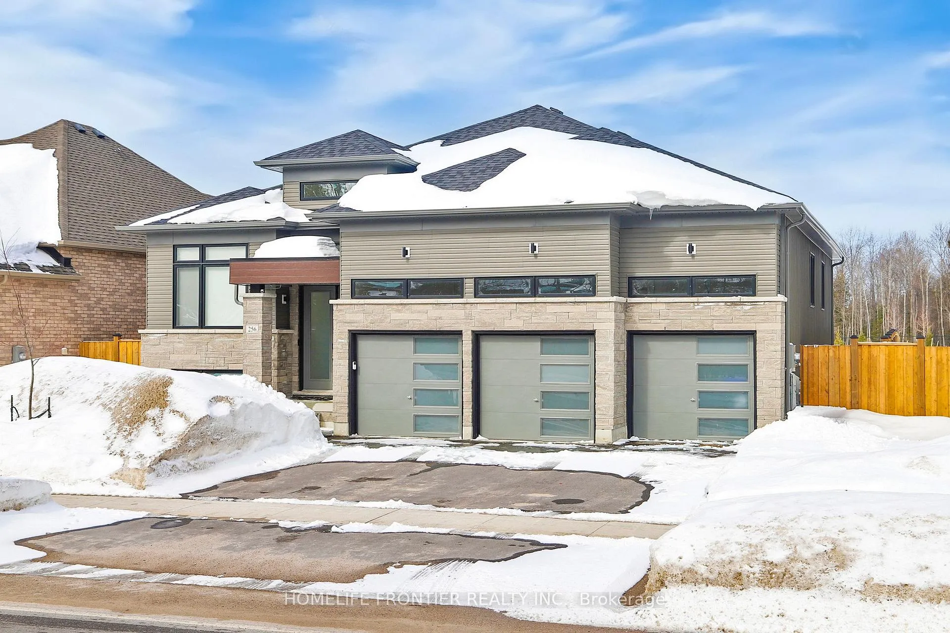 Front of Unit 256, 256 Ramblewood Drive