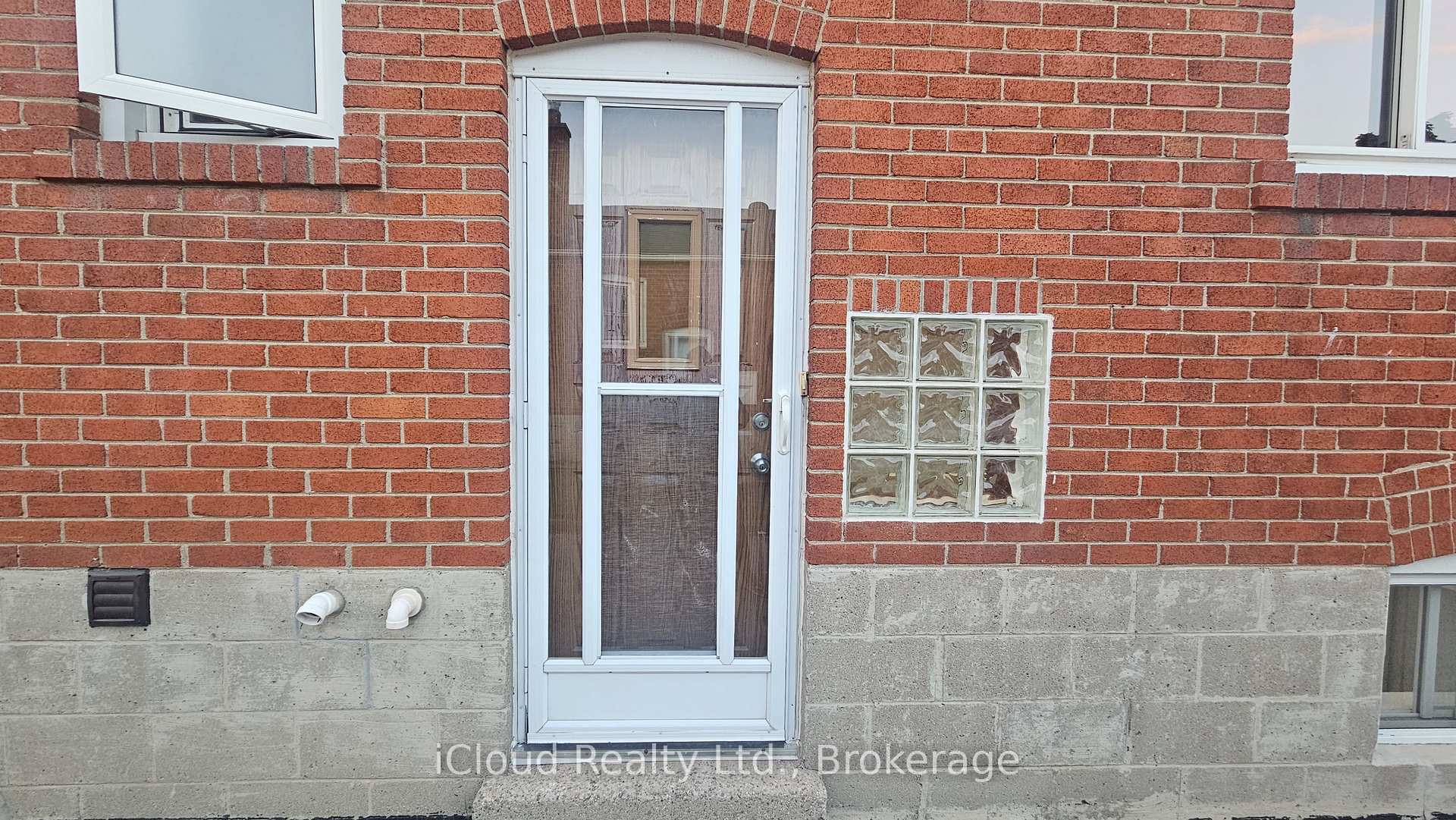 Photo 2 of Unit Basement, 32 Frey Crescent, Scarborough, Wexford-Maryvale — HOMEH