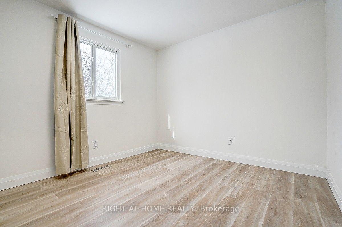 Photo 8 of 35 Snowshoe Crescent, Markham, German Mills — HOMEH