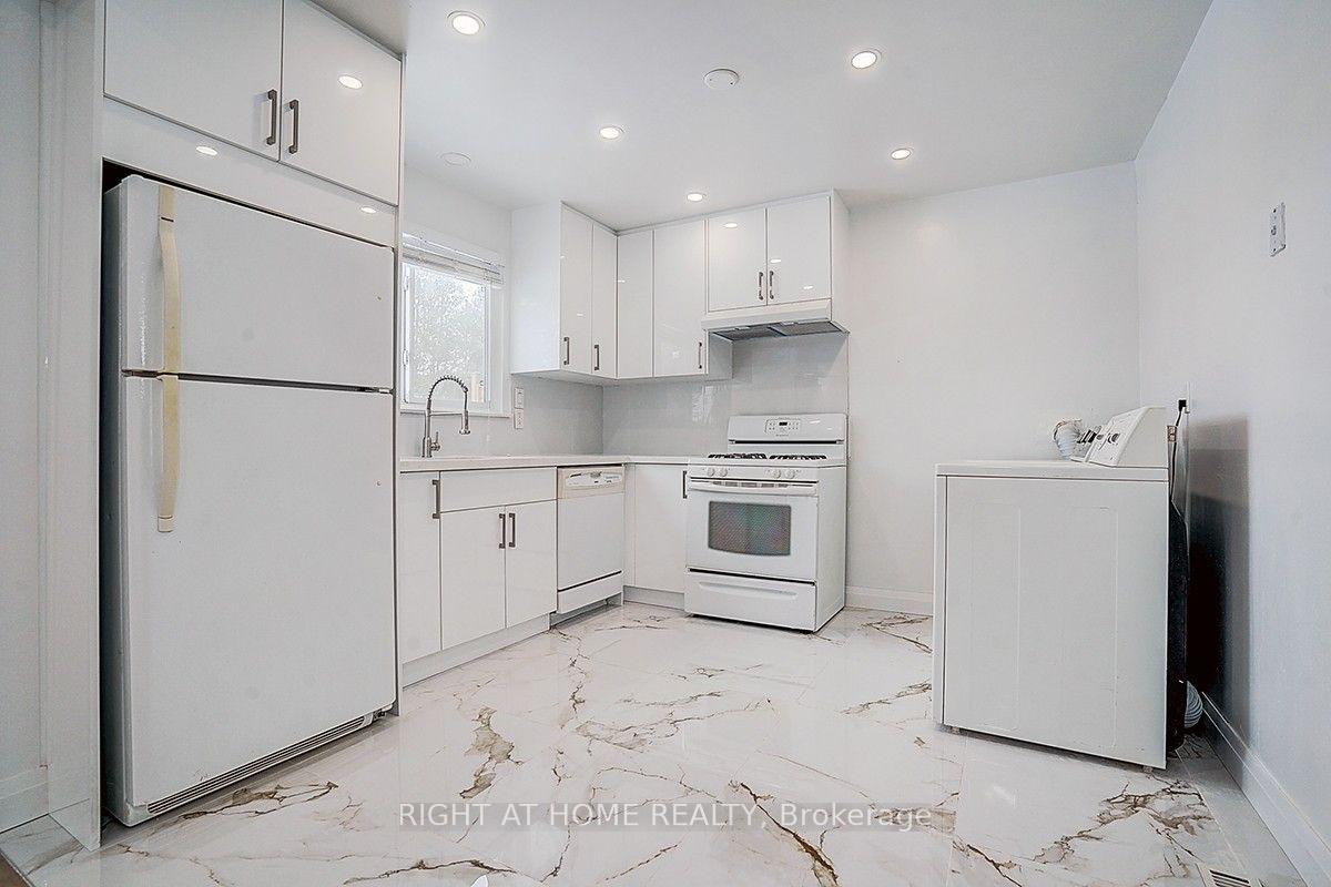 Photo 9 of 35 Snowshoe Crescent, Markham, German Mills — HOMEH