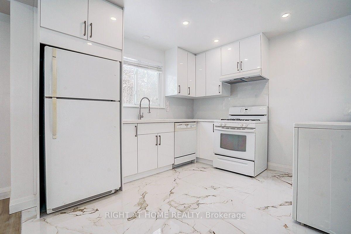 Photo 18 of 35 Snowshoe Crescent, Markham, German Mills — HOMEH