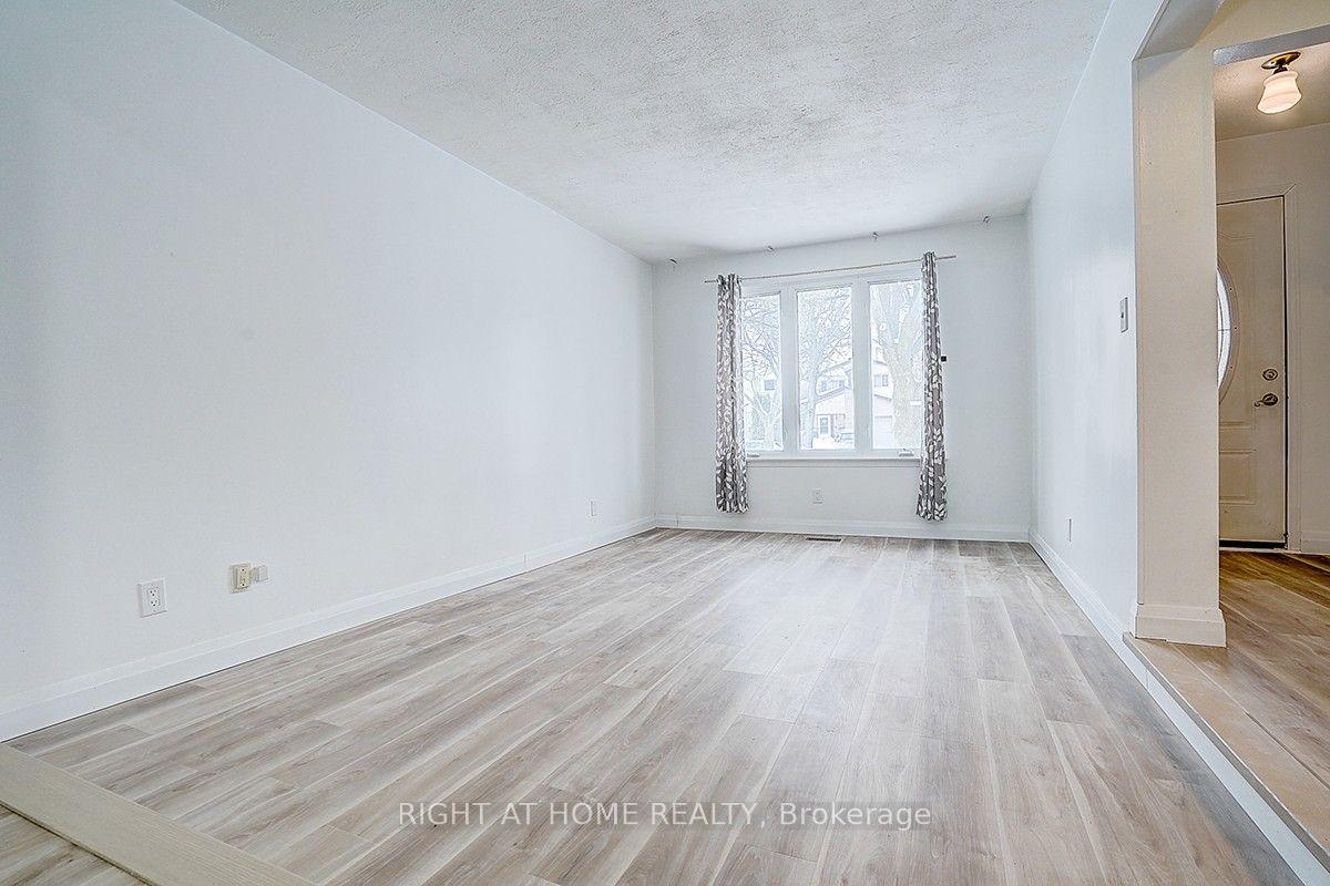Photo 32 of 35 Snowshoe Crescent, Markham, German Mills — HOMEH