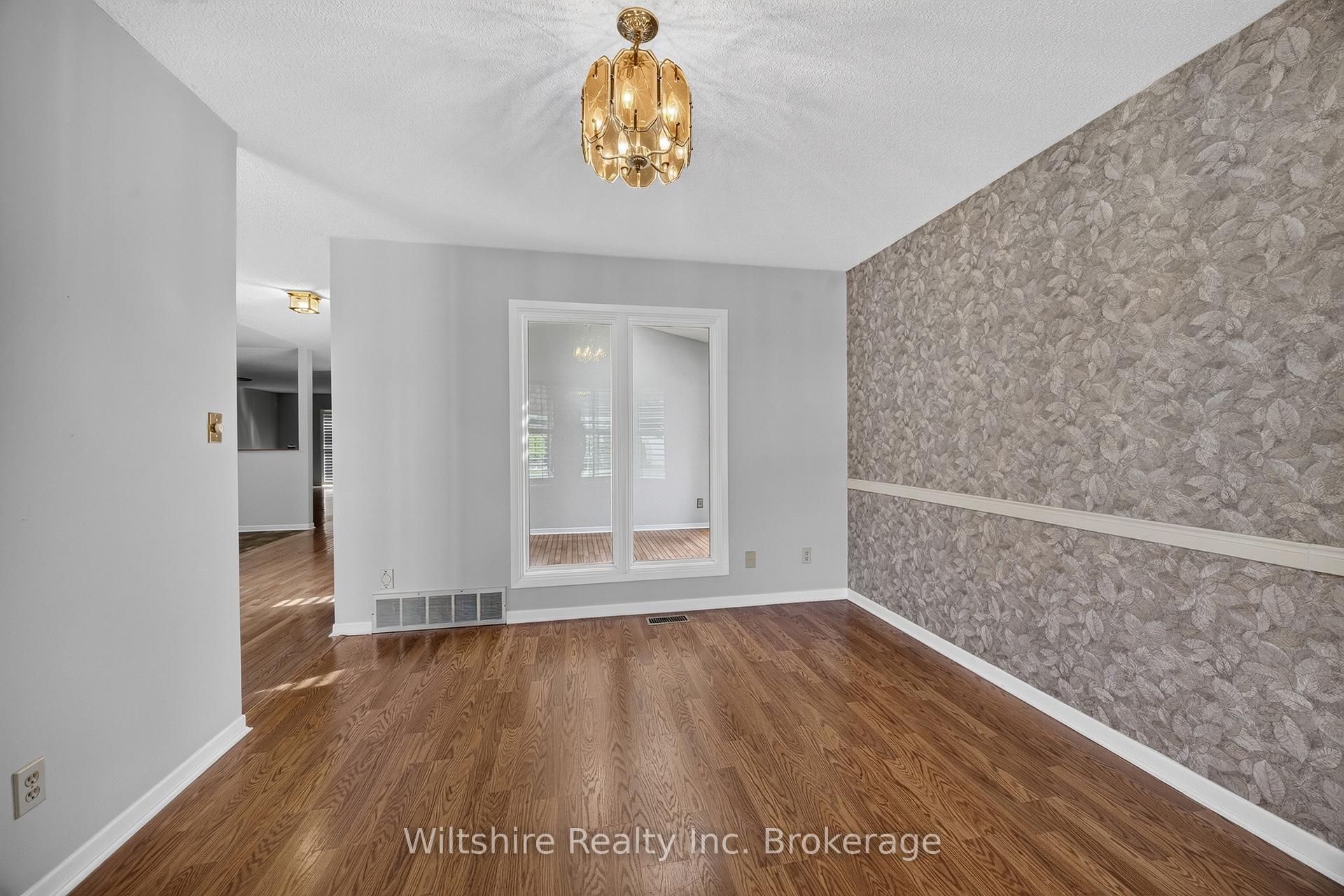 Photo 5 of 75 Edwin Crescent, Tillsonburg — HOMEH