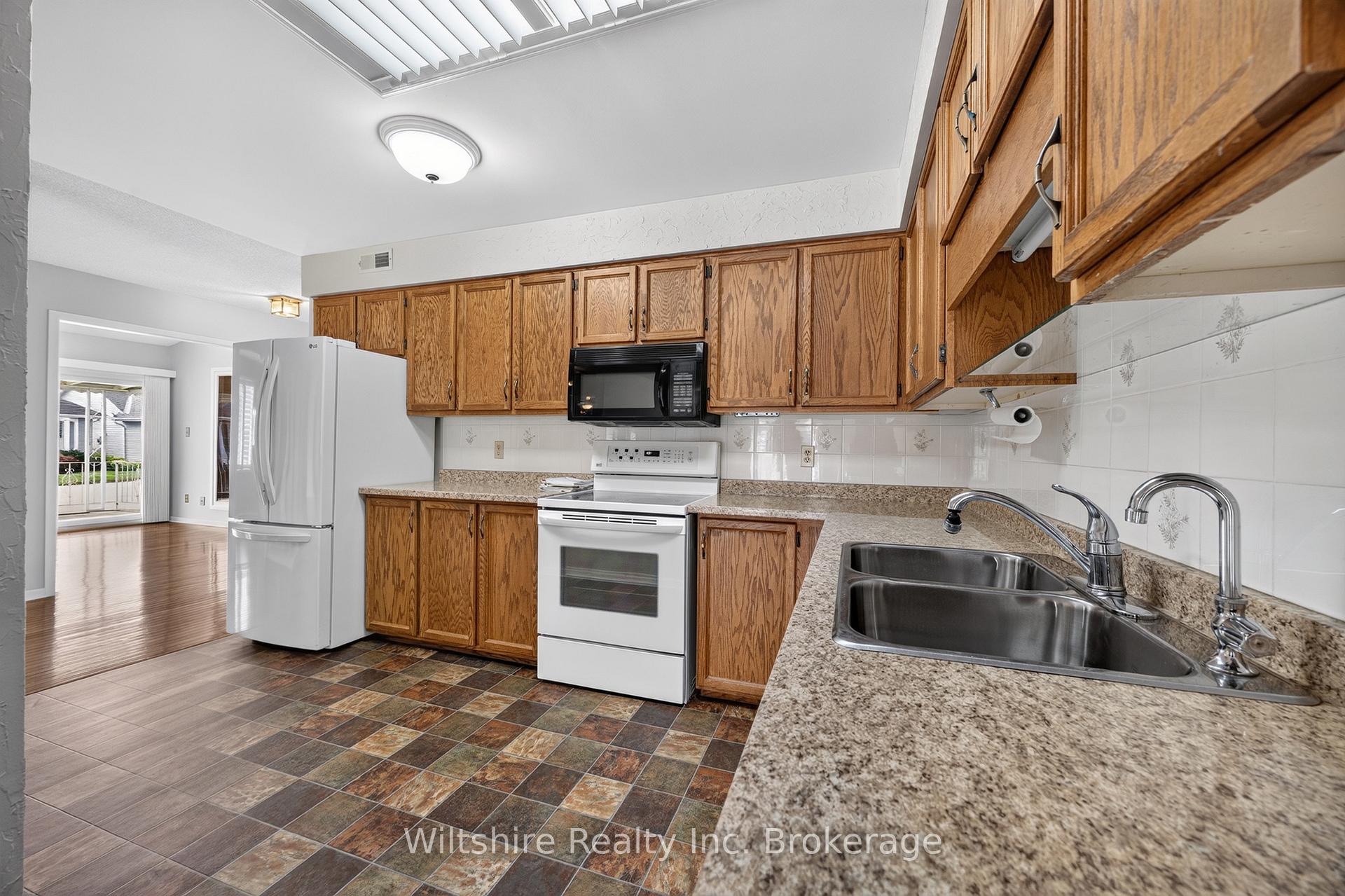 Photo 14 of 75 Edwin Crescent, Tillsonburg — HOMEH