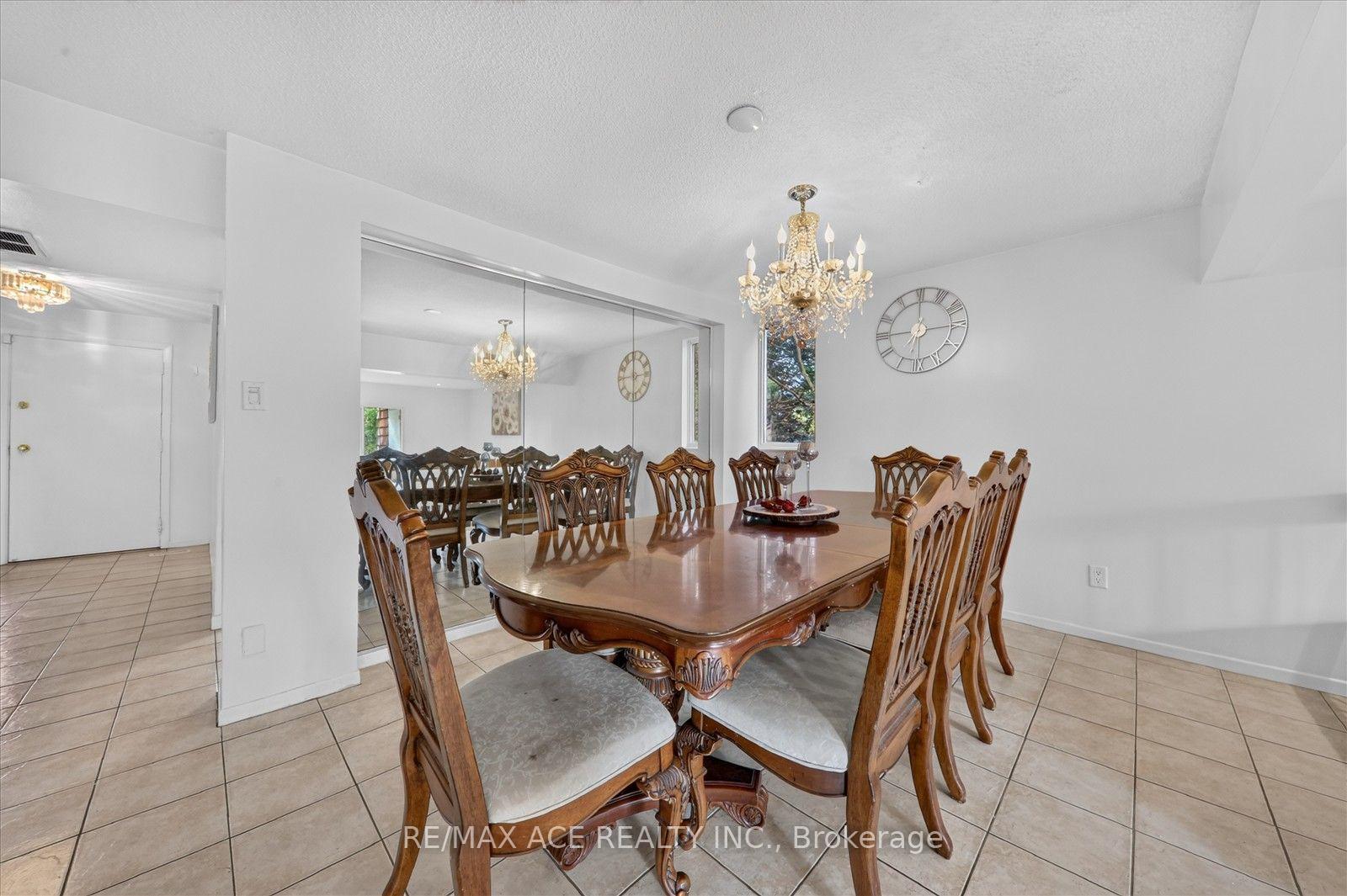 Photo 11 of 65 Cricklewood Crescent, Markham, Royal Orchard — HOMEH