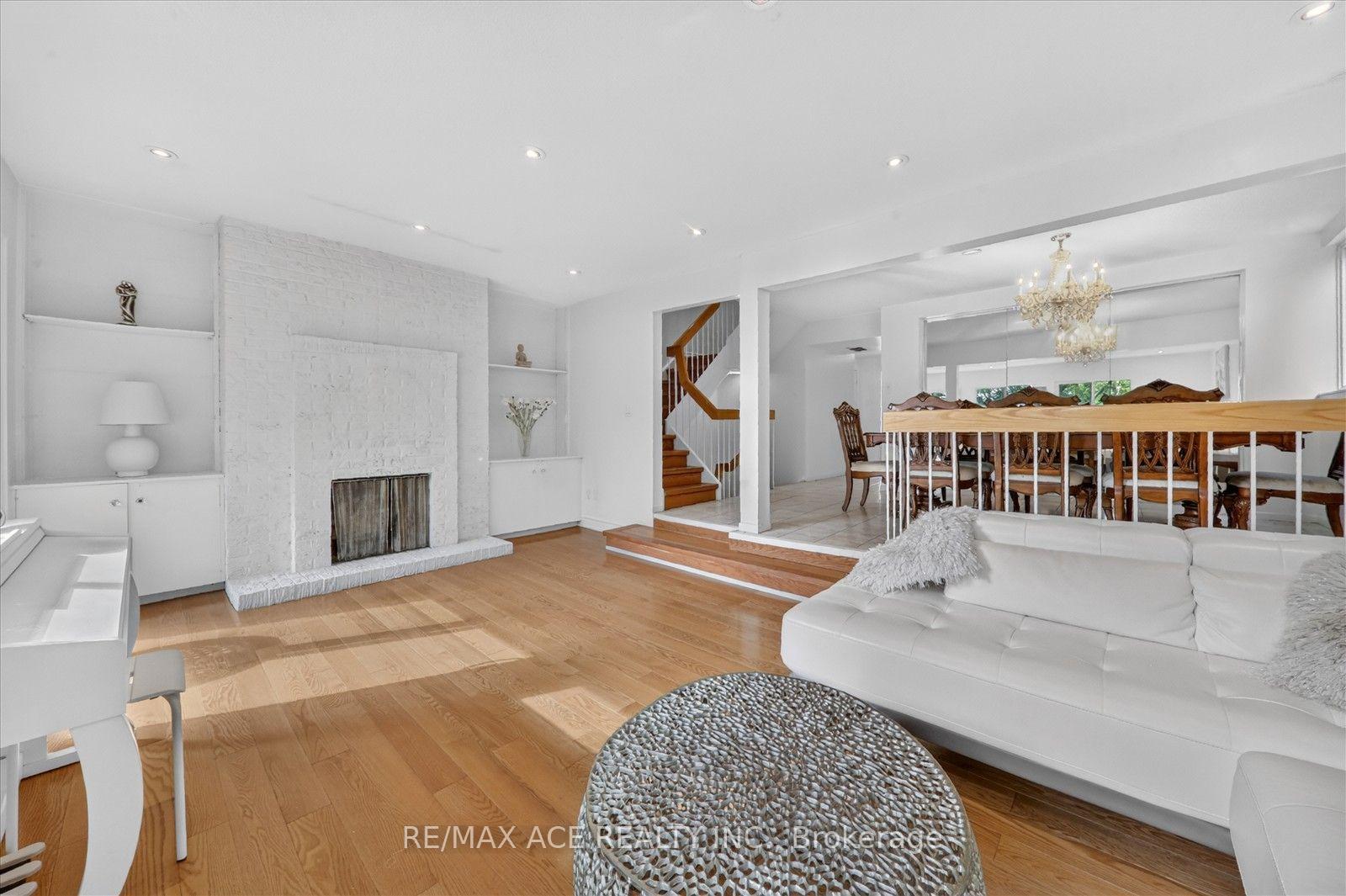 Photo 16 of 65 Cricklewood Crescent, Markham, Royal Orchard — HOMEH