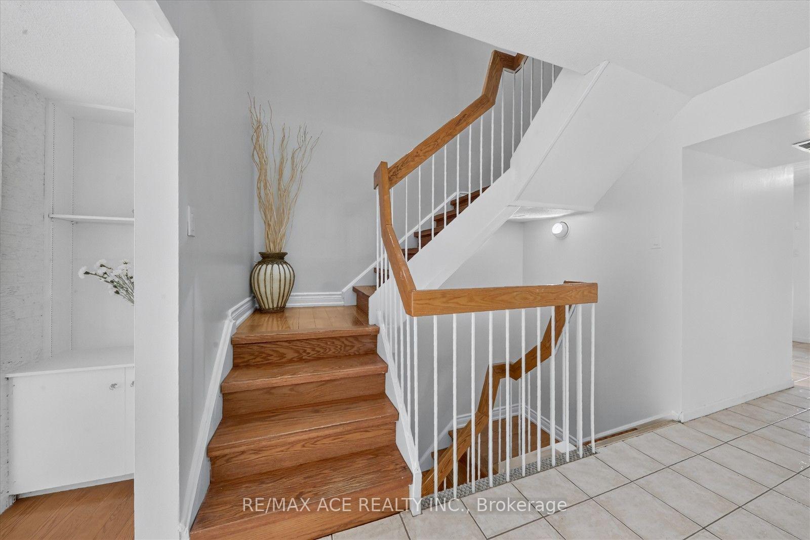 Photo 20 of 65 Cricklewood Crescent, Markham, Royal Orchard — HOMEH