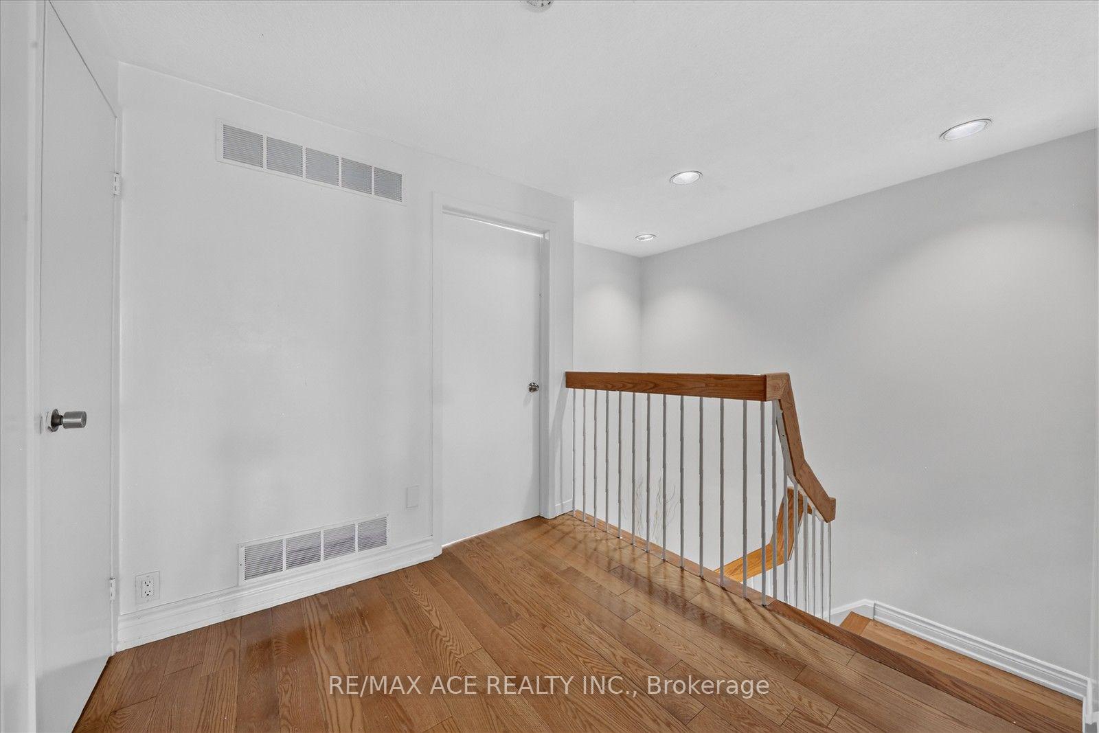 Photo 21 of 65 Cricklewood Crescent, Markham, Royal Orchard — HOMEH